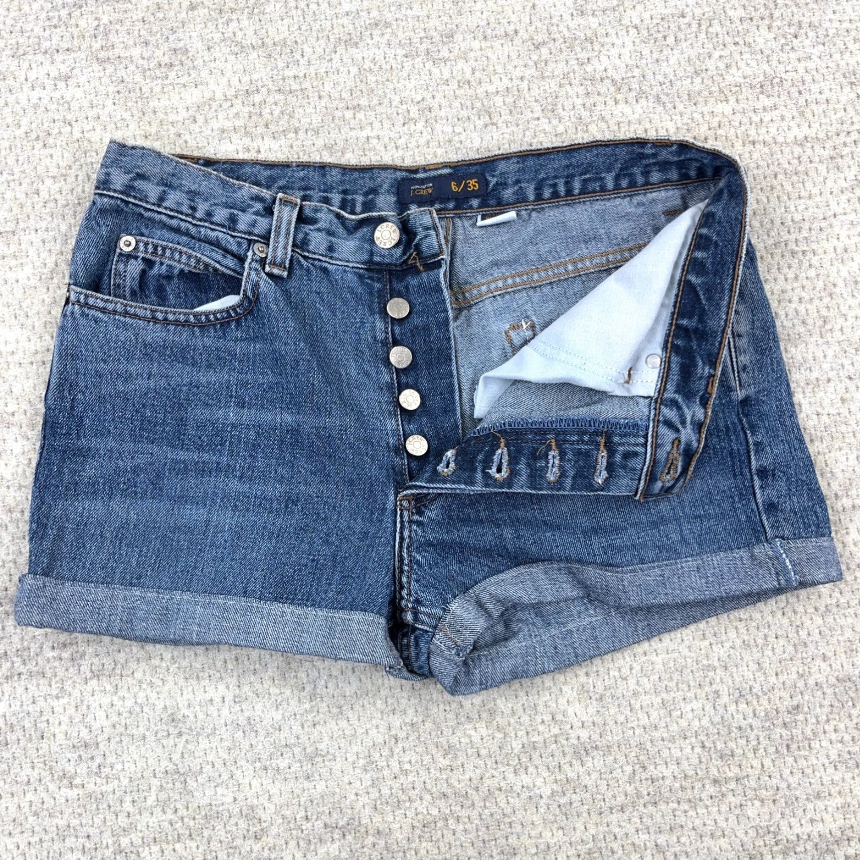 J.Crew J Crew Shorts Women 6 Cuffed Jean Jorts Button Fly Med Wash Bow Made In USA Size 28" / US 6 / IT 42 - 2 Thumbnail