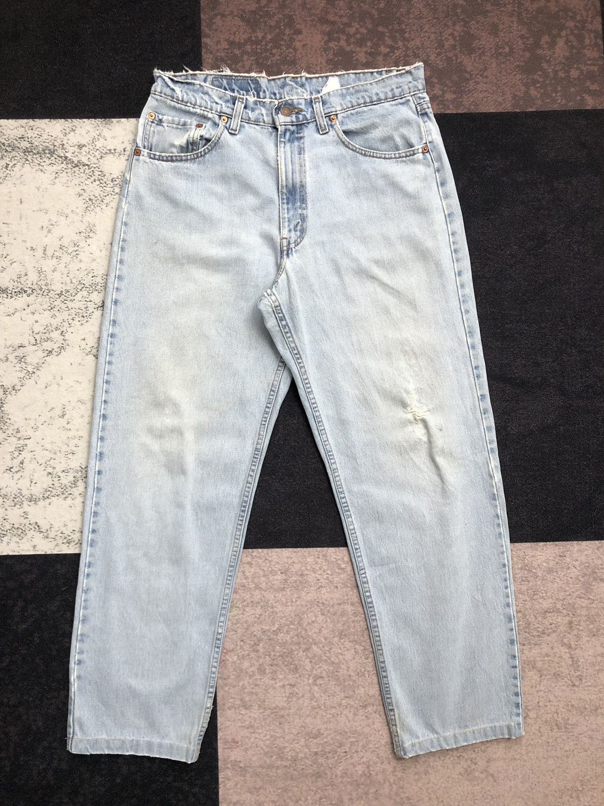 image of Distressed Denim x Levis Size 33X28.5 Vintage Levi's 555 Relaxed Jeans in Light Blue Wash, Men's