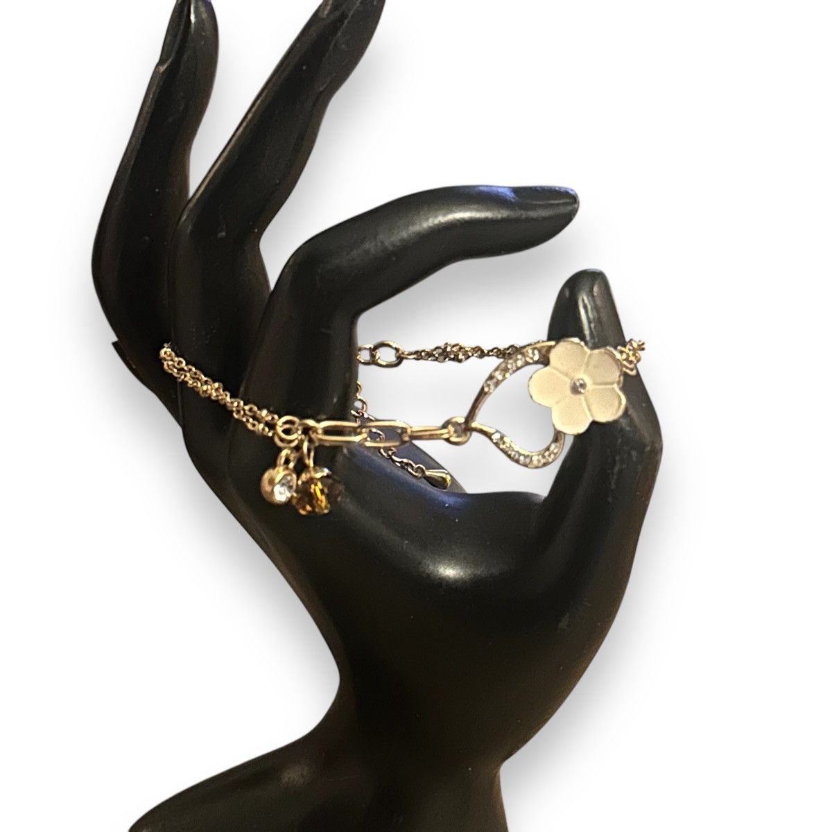 Other Gold tone enamel flower and rhinestone heart bracelet Size ONE SIZE - 2 Thumbnail