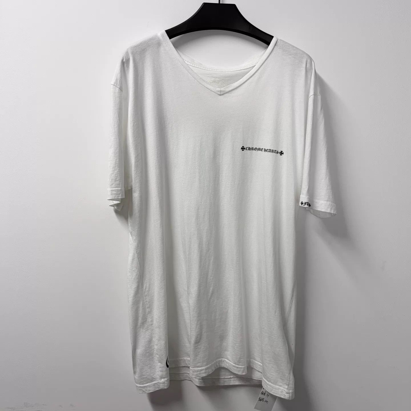 Chrome Hearts Chrome Hearts White V-neck Cross SS Tee L Size US L / EU 52-54 / 3 - 1 Thumbnail