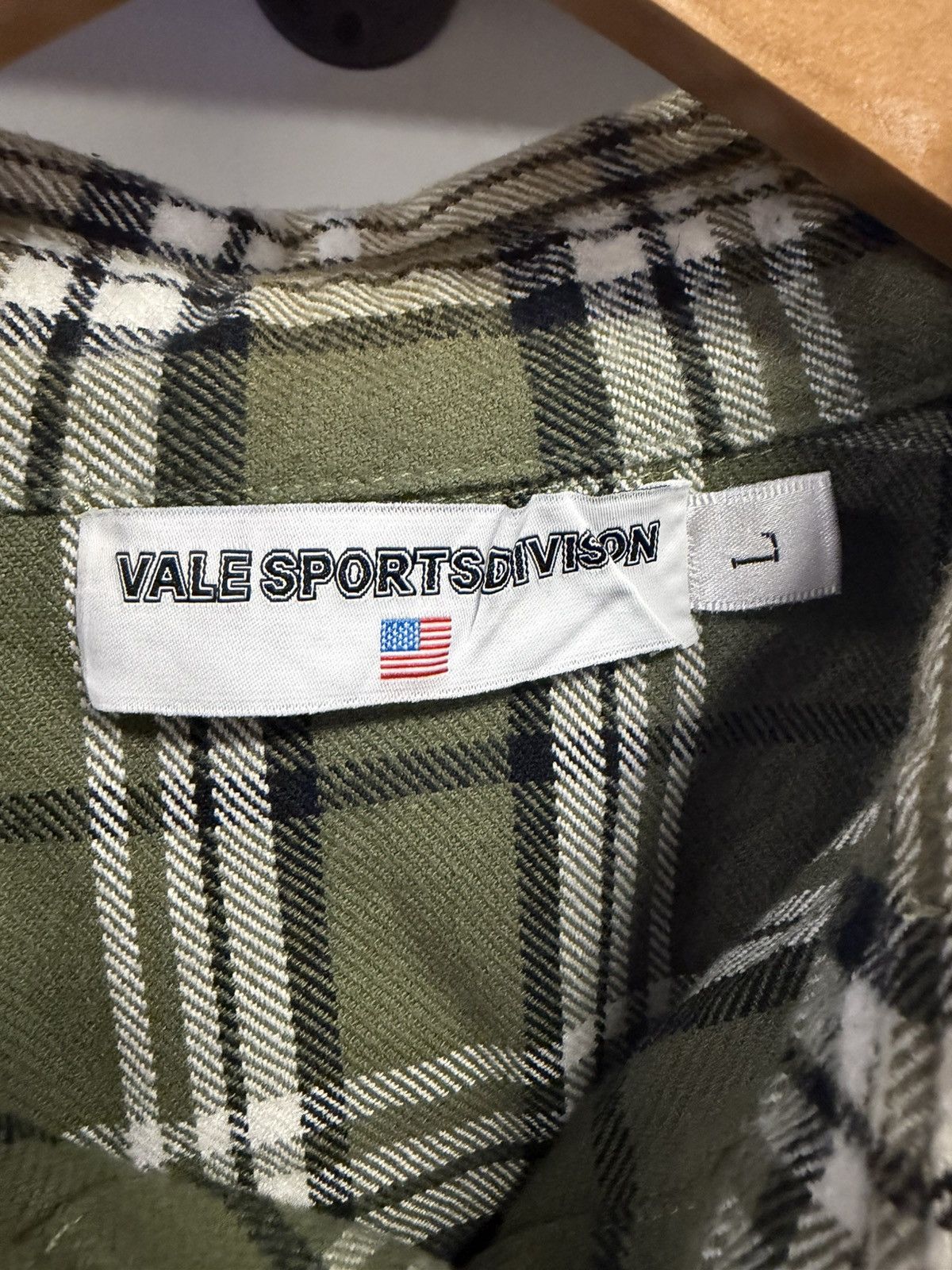 Vale Vale valley dreams flannel pre owned large Size US L / EU 52-54 / 3 - 2 Thumbnail