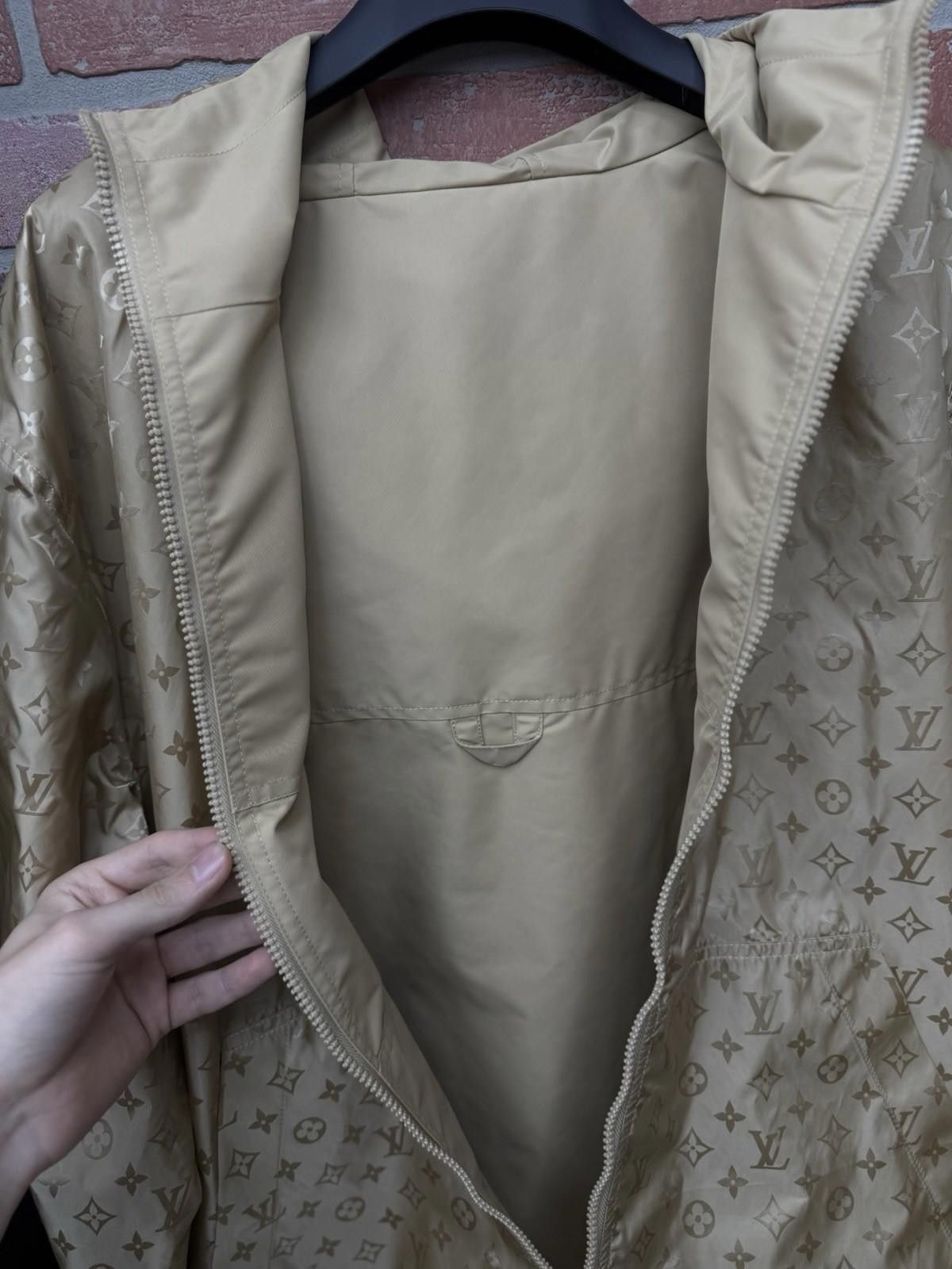 Louis Vuitton Louis Vuitton Gold Monogram Reversible Windbreaker $3000 NEW Size US L / EU 52-54 / 3 - 12 Thumbnail