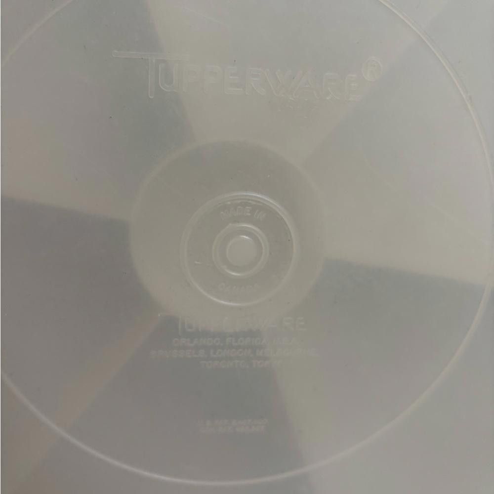 Designer Vintage Tupperware Divided Round Size ONE SIZE - 5 Thumbnail