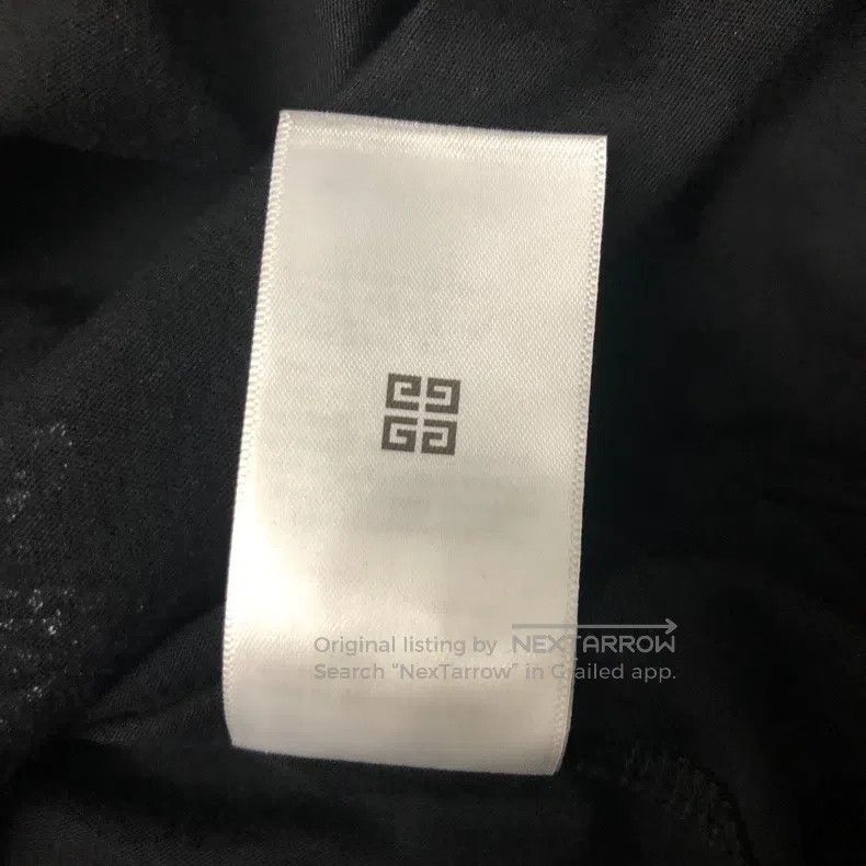 Givenchy Givenchy Short-Sleeve L Size US L / EU 52-54 / 3 - 6 Thumbnail