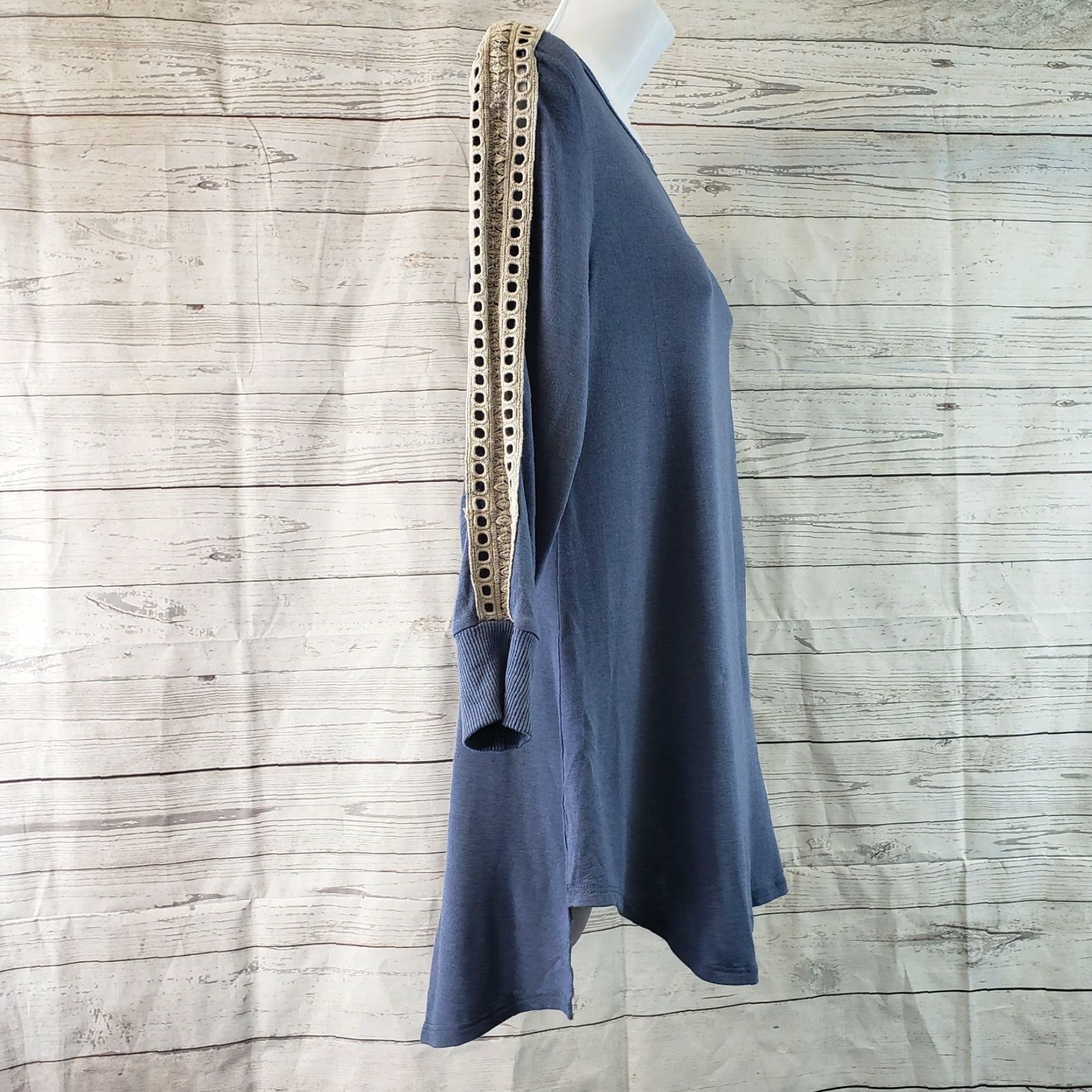Soft Surroundings Soft Surroundings Womens Cassidie Tee Sz Small Blue 3/4 Sleeve Rayon Blend T-Shirt Casual Womens Small Blue Cotton-Free? Size S / US 4 / IT 40 - 2 Thumbnail