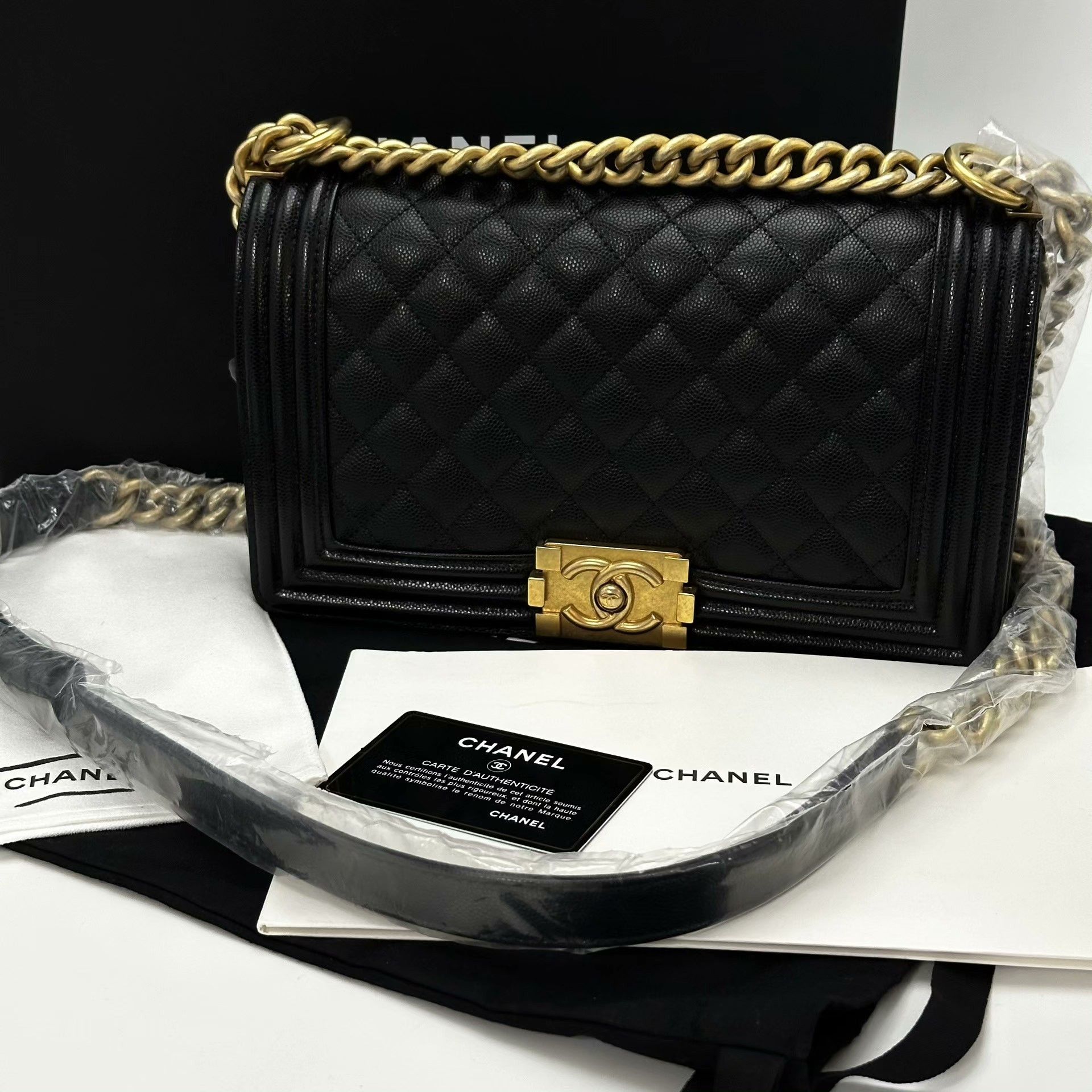 Chanel Pre-loved Bag Very good condition Size ONE SIZE - 1 Thumbnail