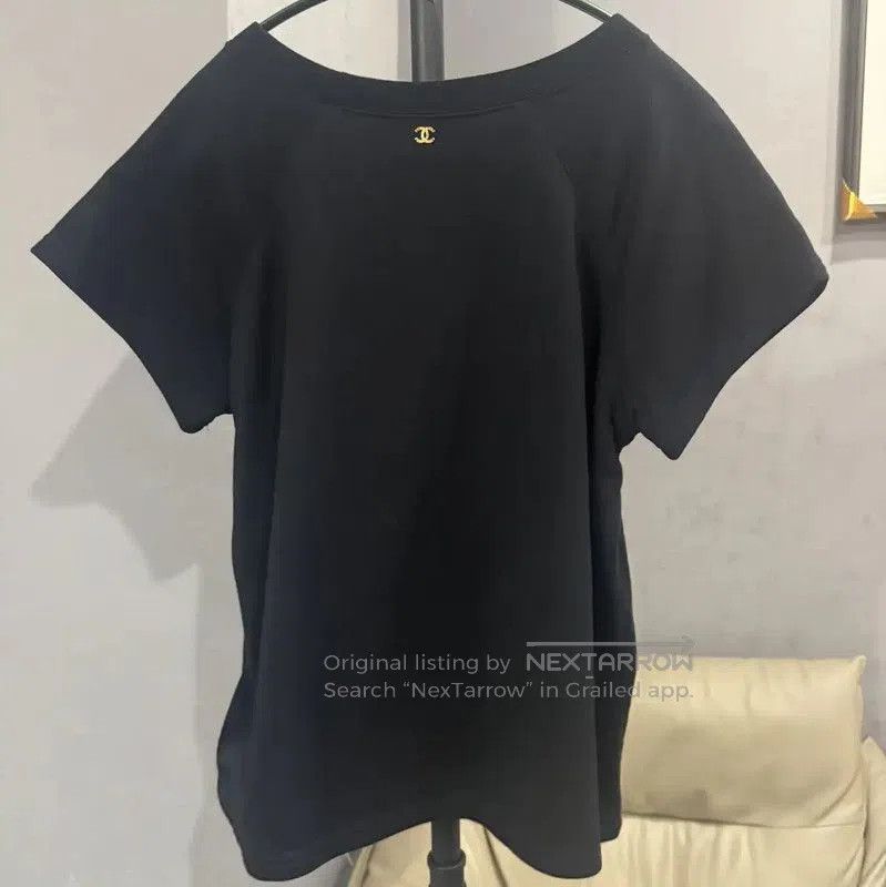 Chanel Chanel Black Cotton T-shirt with Gold Design . Size L / US 10 / IT 46 - 2 Thumbnail