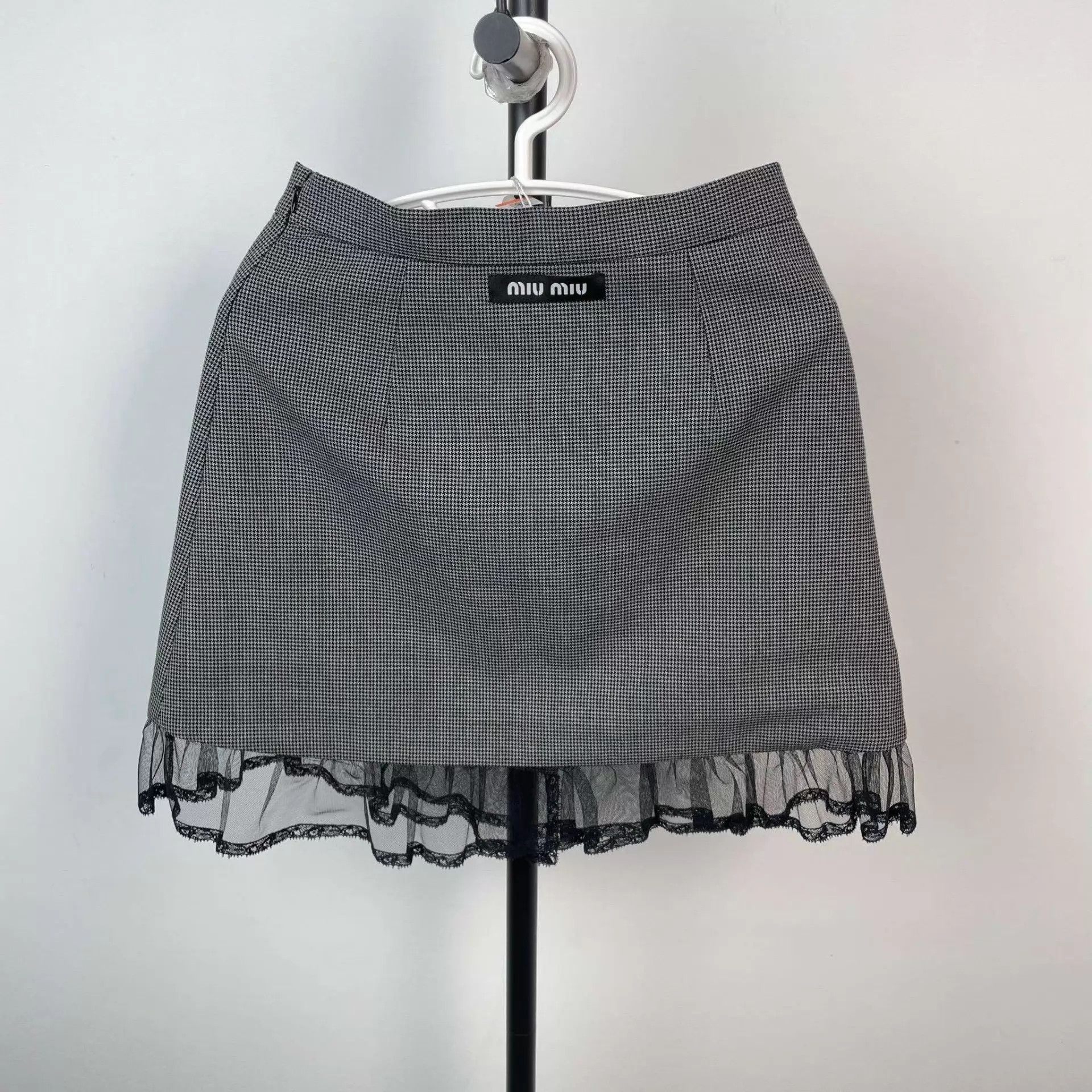 Miu Miu MIU MIU cotton check gray short skirt 40 A no accessories Size 27" / US 4 / IT 40 - 2 Thumbnail