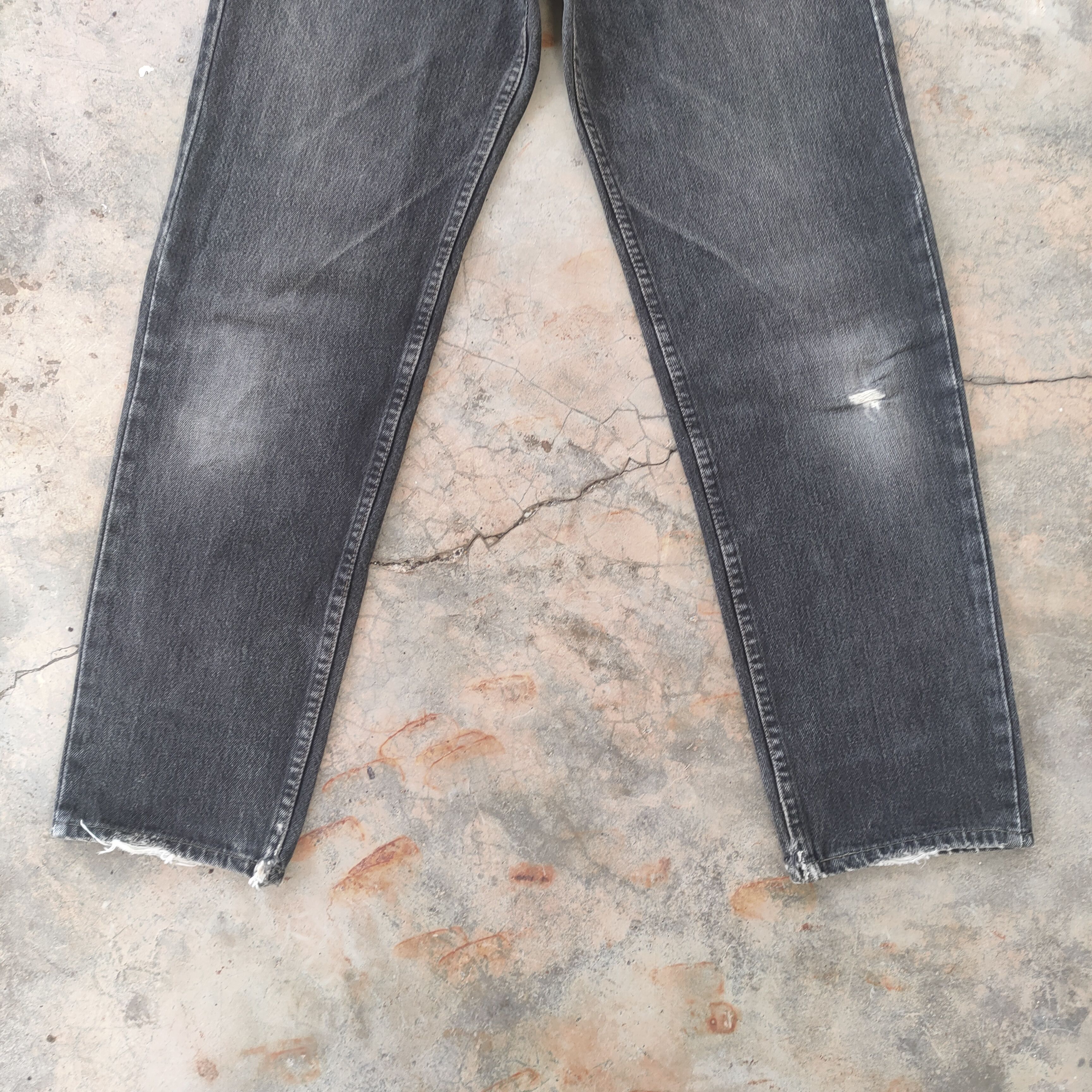 Levi's Vintage Clothing W30 VINTAGE 89' LEVI'S 626 RIPPED FADED BLACK JEANS DENIM Size US 30 / EU 46 - 4 Thumbnail