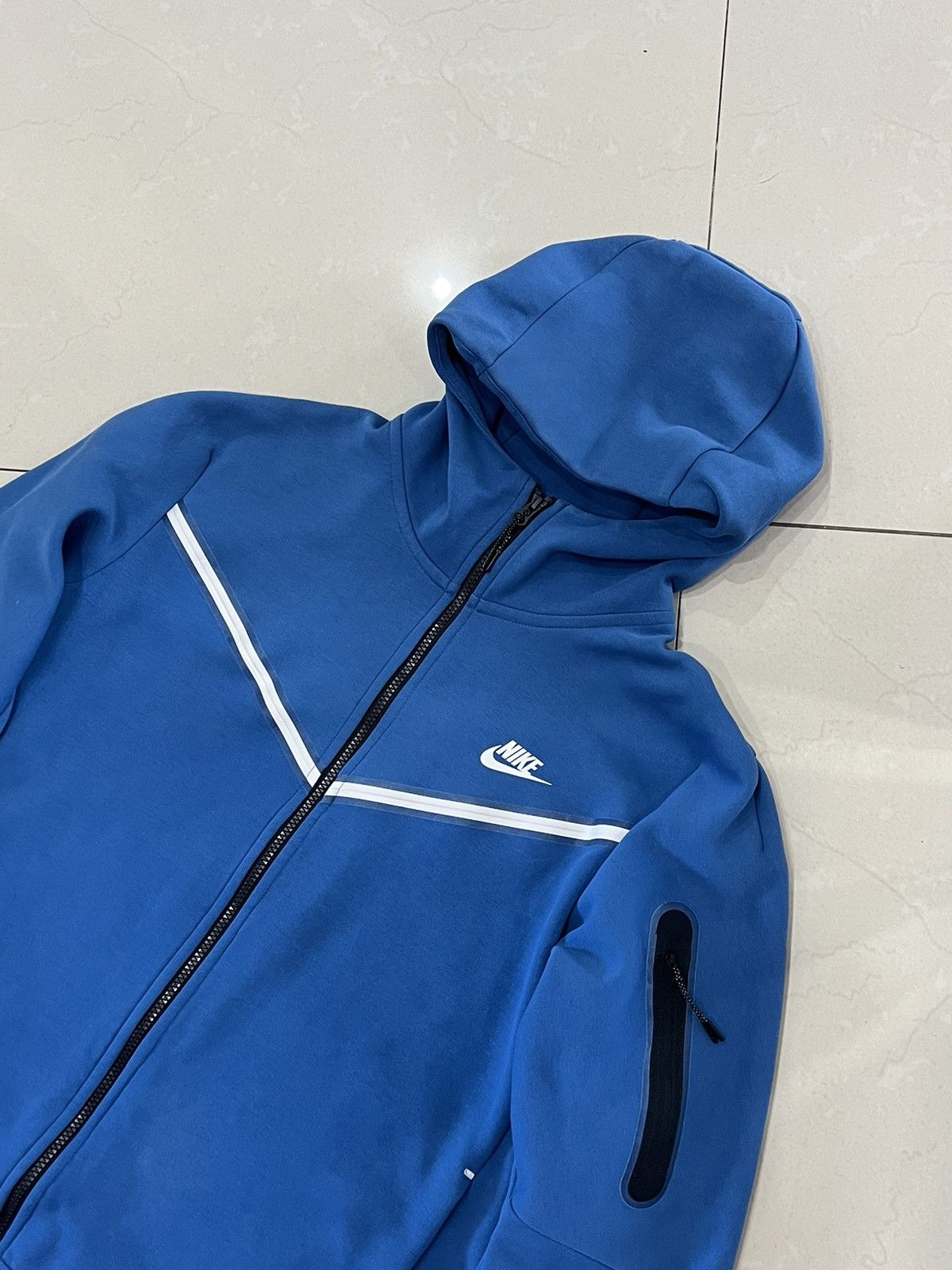 royal blue nike fleece