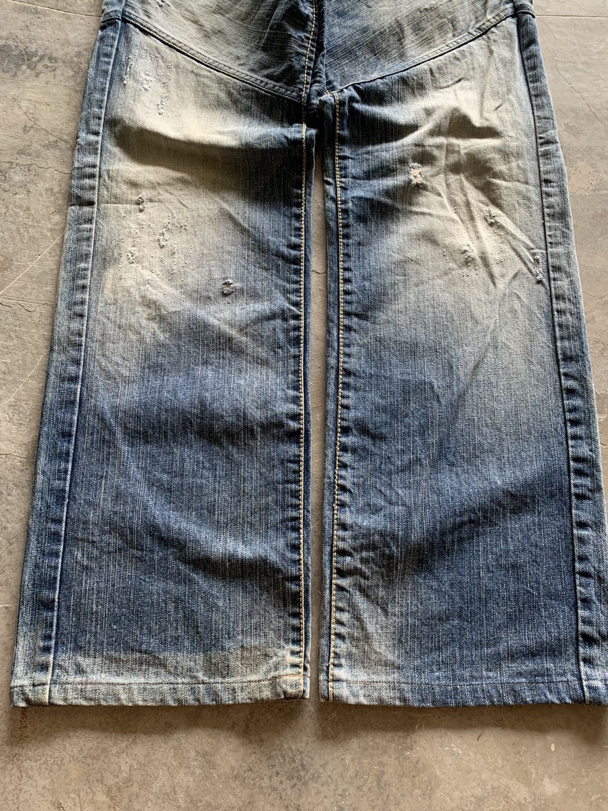 Japanese Brand vintage buckle back jeans sick washed distressed Size US 35 - 12 Thumbnail
