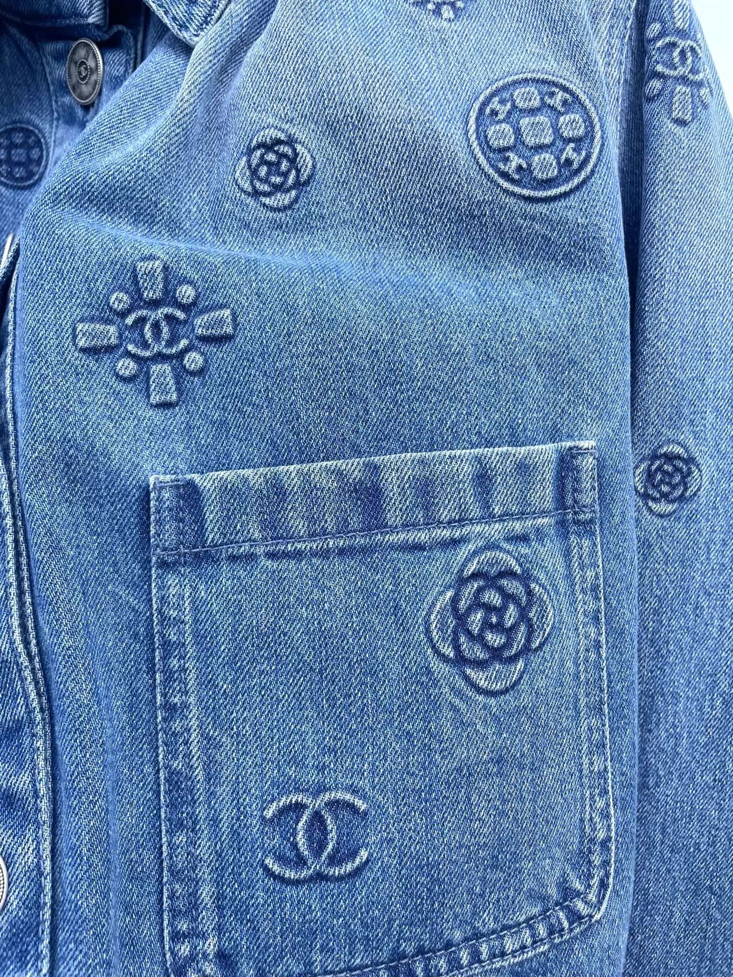 Chanel Chanel Embossed Camellia Logo Denim Jkt 36 98 New Size XS / US 0-2 / IT 36-38 - 3 Thumbnail