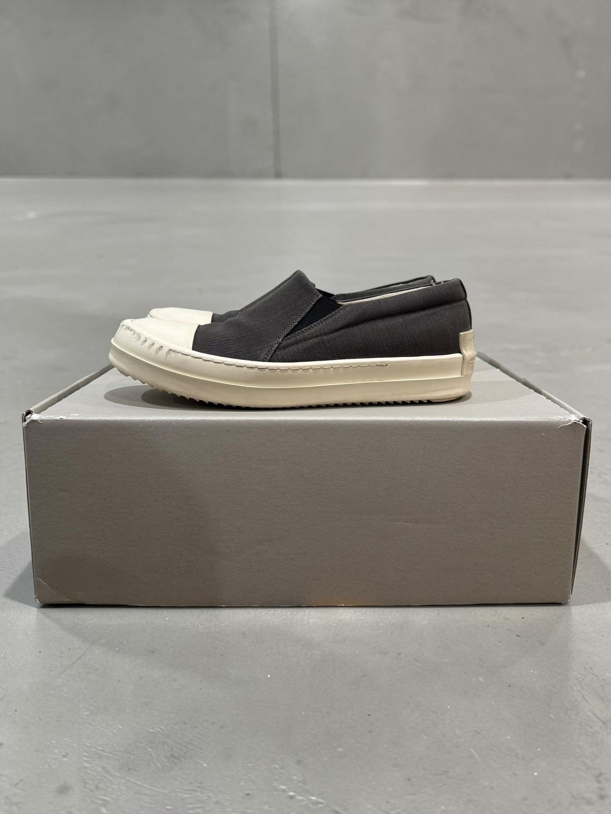Rick Owens Drkshdw Rick Owens DRKSHDW boat slip on sneaker size 39 Size US 6 / EU 39 - 3 Thumbnail