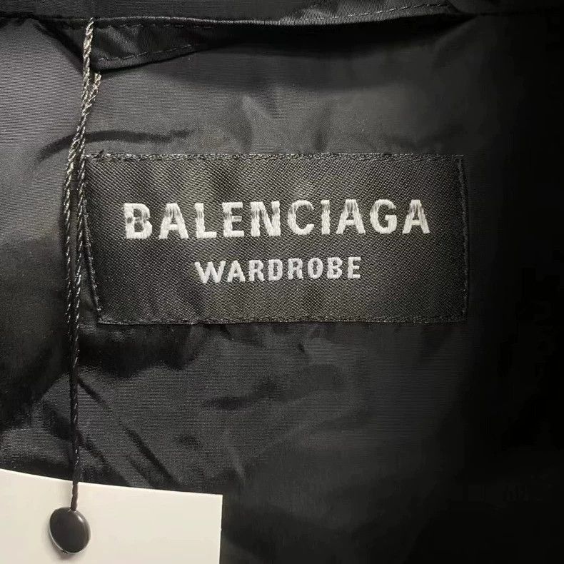 Balenciaga Balenciaga Balenciaga Black and White Logo Windbreaker Jac Size US M / EU 48-50 / 2 - 3 Thumbnail