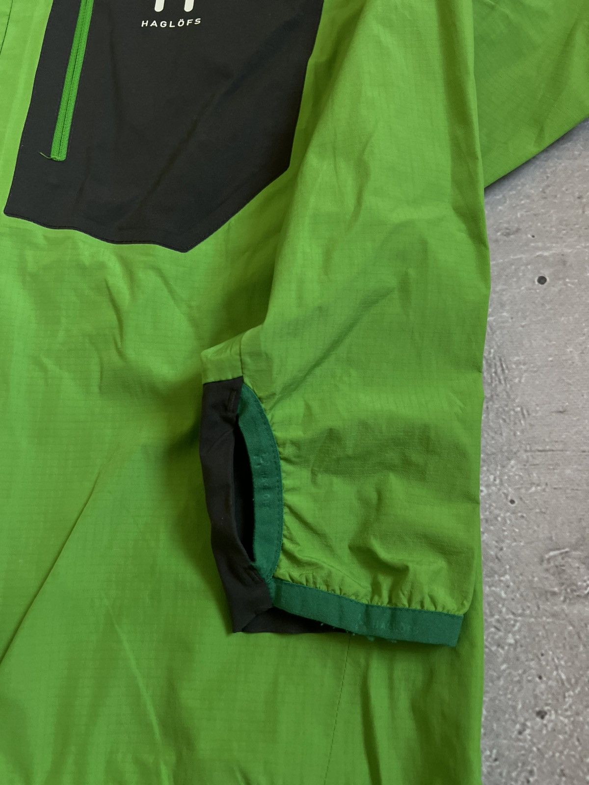 Haglofs HAGLOFS Lightweight Windbreaker Jacket Men Gore Tex Size M Size US M / EU 48-50 / 2 - 8 Thumbnail