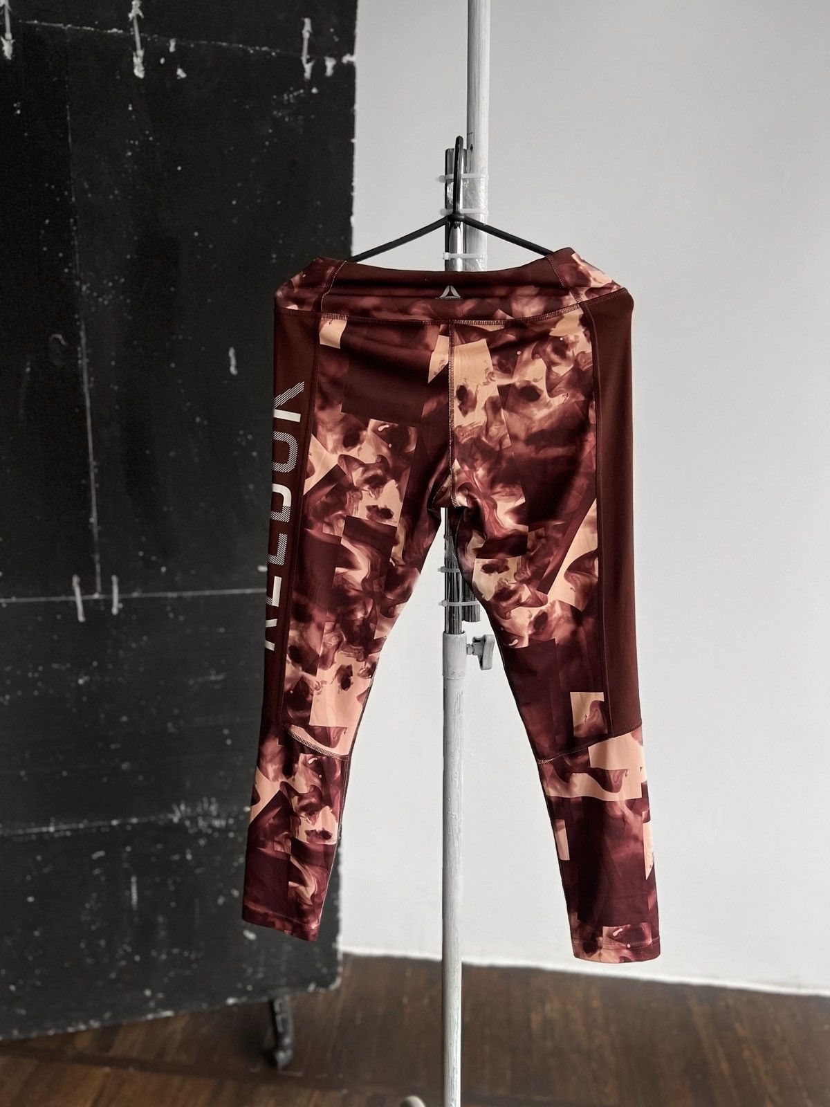 Reebok Reebok Speedwick Running Womens Smoke Print Leggings Size 28" / US 6 / IT 42 - 5 Thumbnail