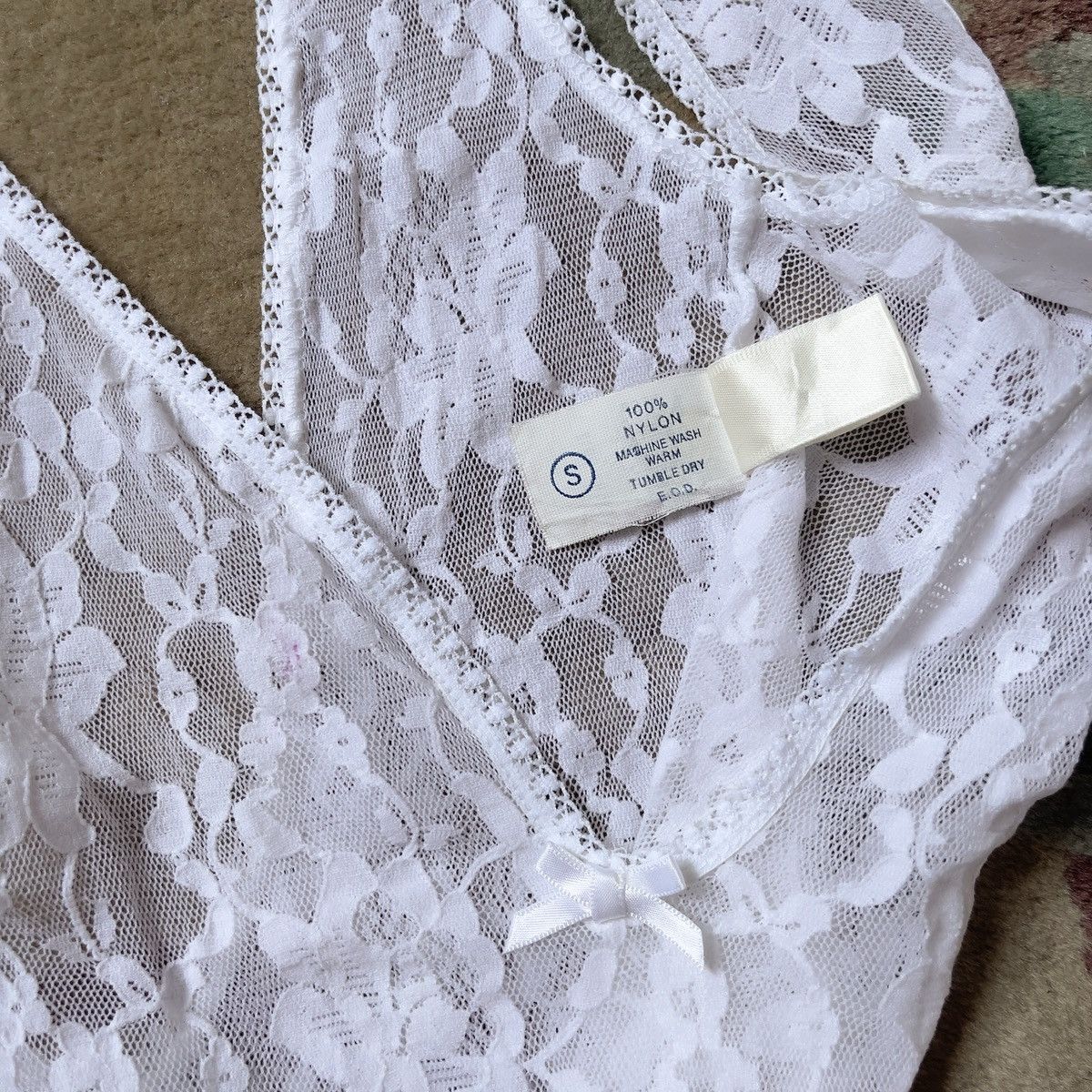 Victoria's Secret Victoria’s Secret 1980s Sheer White Lace Bodysuit (XS–S) Size S / US 4 / IT 40 - 9 Thumbnail
