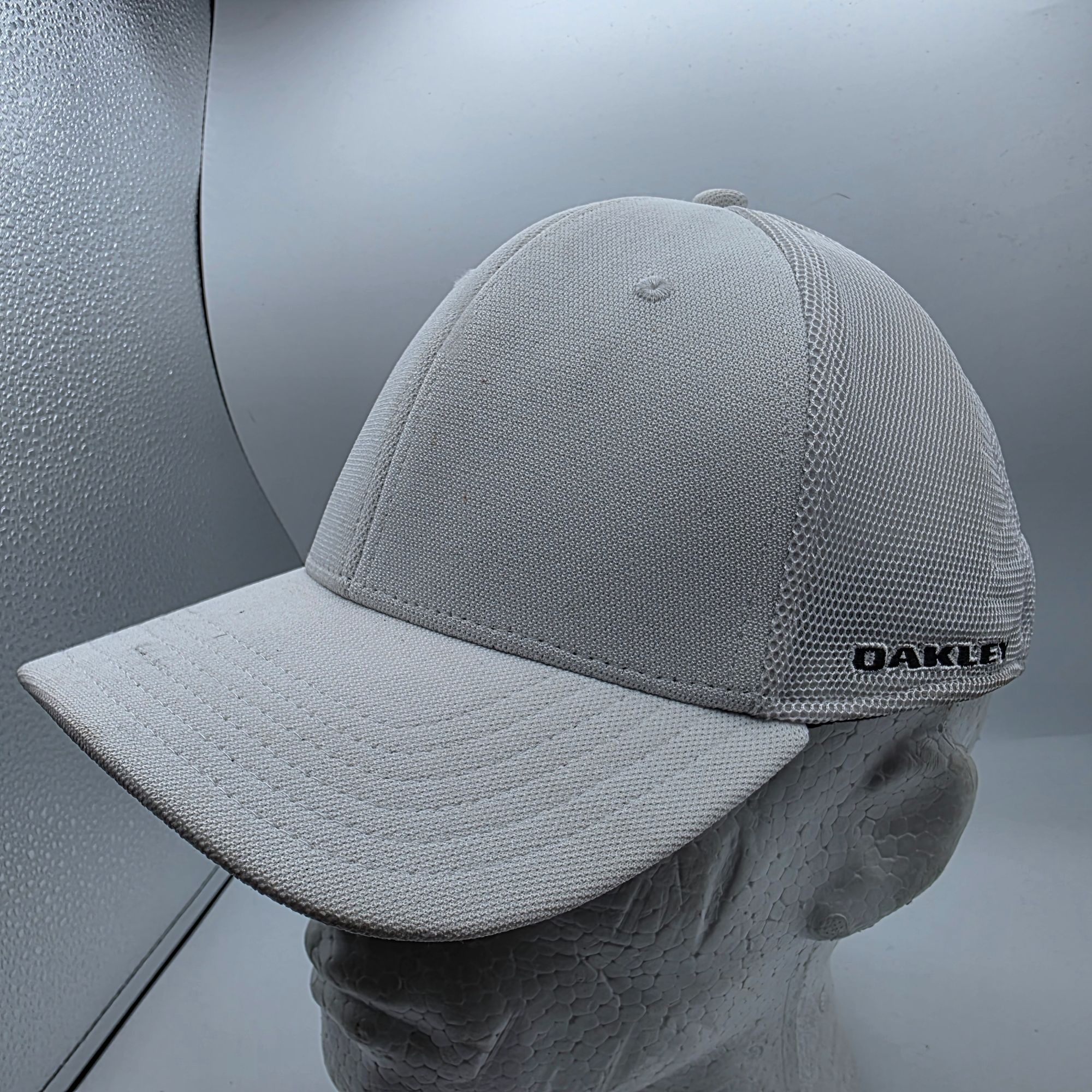 Oakley Oakley Mens L/XL White Hat Cap Casual Outdoors Lightweight S Size ONE SIZE - 1 Thumbnail