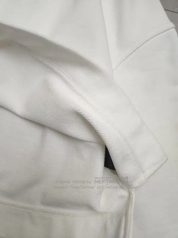 Burberry Burberry Women's Cropped Long Sleeve Sweatshirt. Size M / US 6-8 / IT 42-44 - 5 Thumbnail