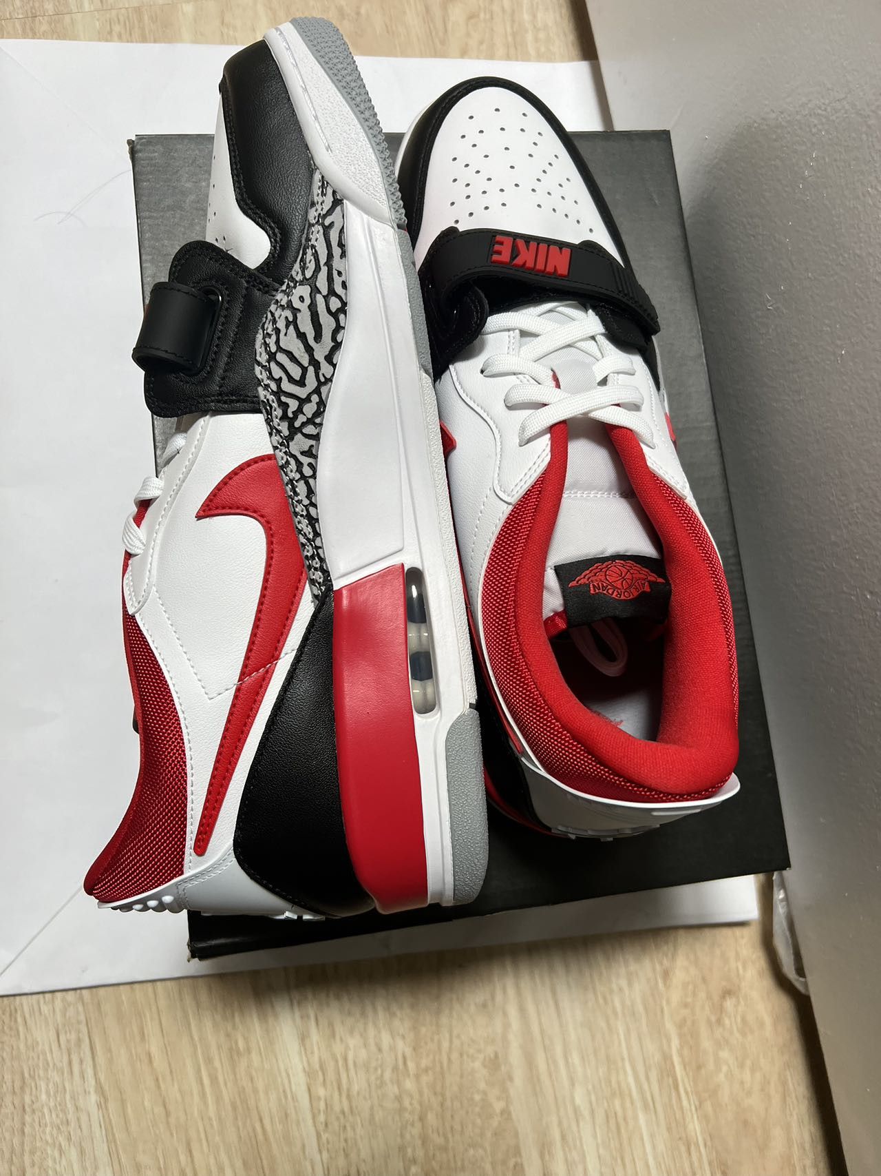 Nike Jordan Legacy 312 Low Size US 13 / EU 46 - 2 Thumbnail