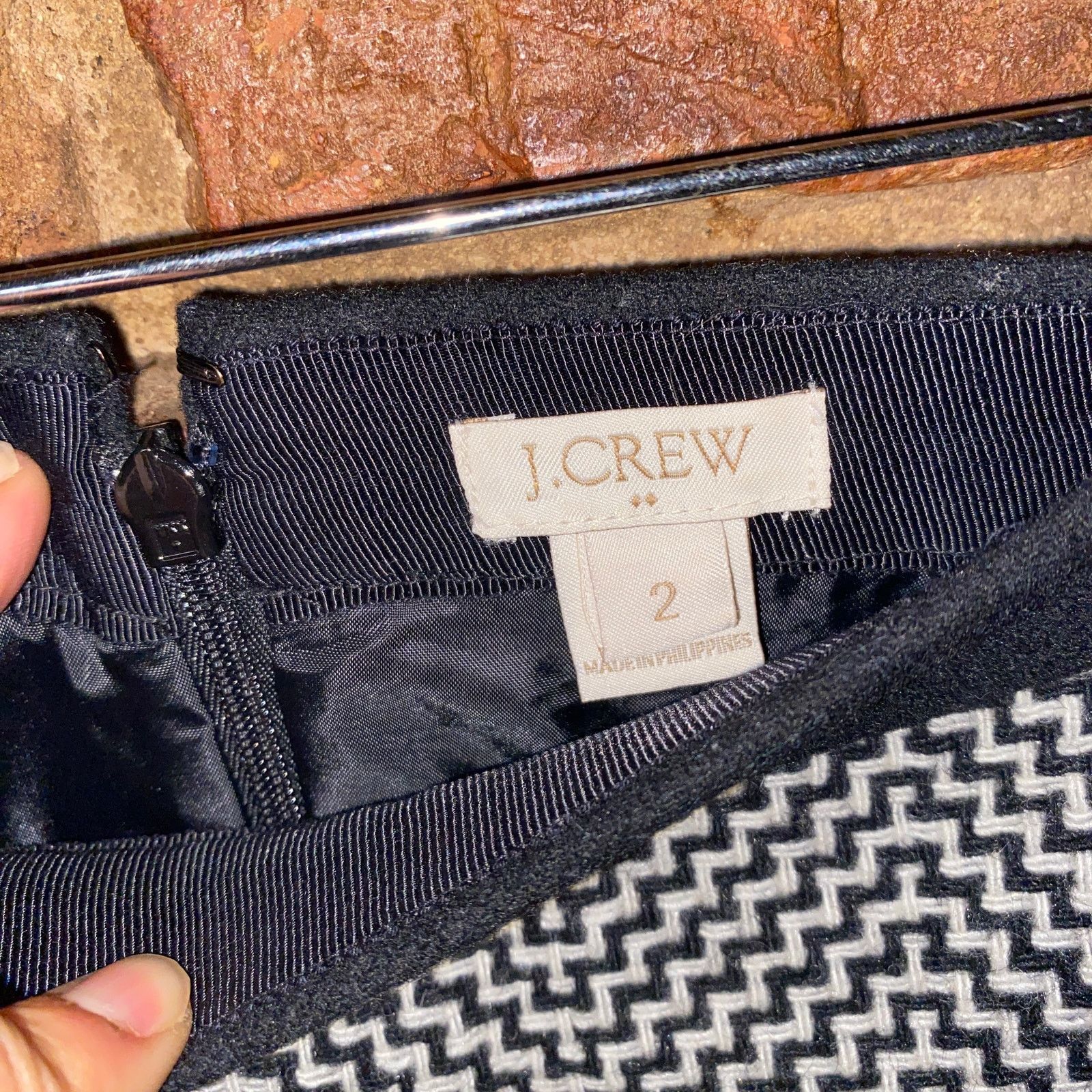J.Crew J. Crew Black White Herringbone Wool Pencil Straight Skirt 2 Size 26" / US 2 / IT 38 - 5 Thumbnail