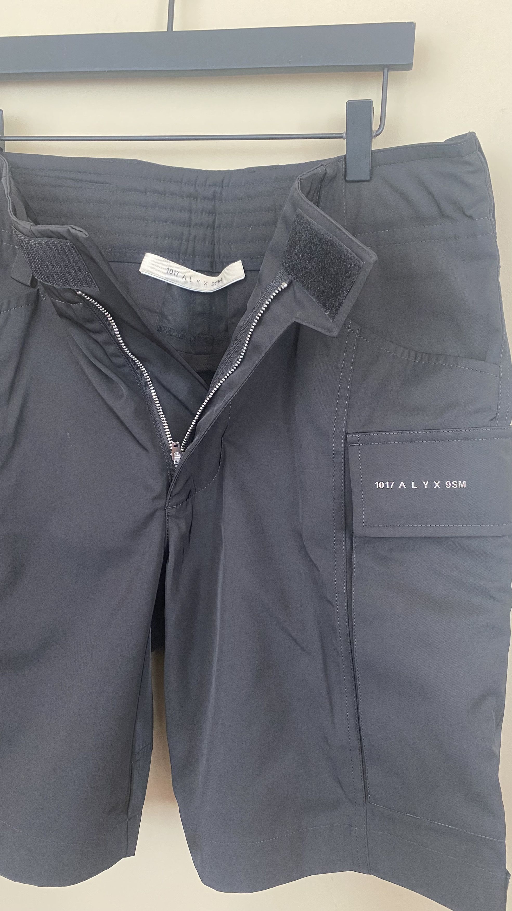 1017 ALYX 9SM 1017 ALYX 9SM Cargo Shorts Black Size US 32 / EU 48 - 6 Thumbnail