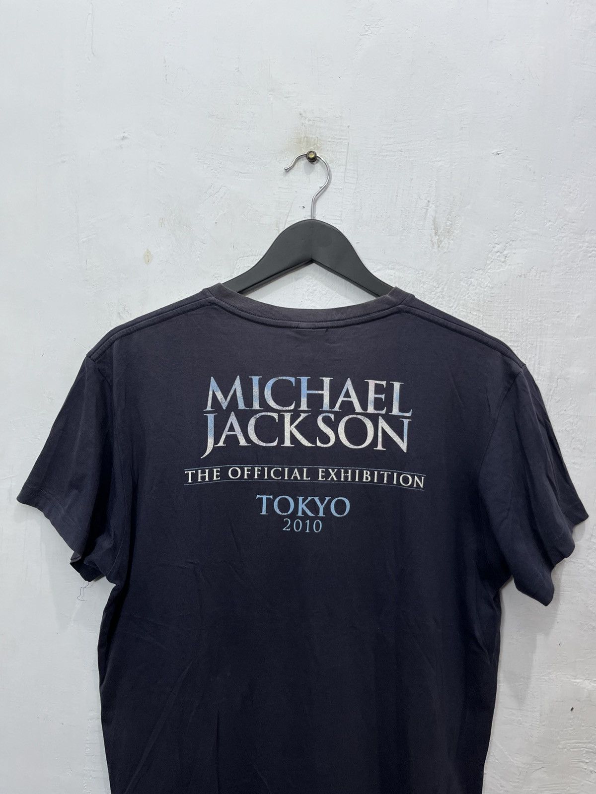 Band Tees Vintage Michael Jackson Sunfaded Tshirt Tokyo ©️2010 Size US M / EU 48-50 / 2 - 13 Thumbnail