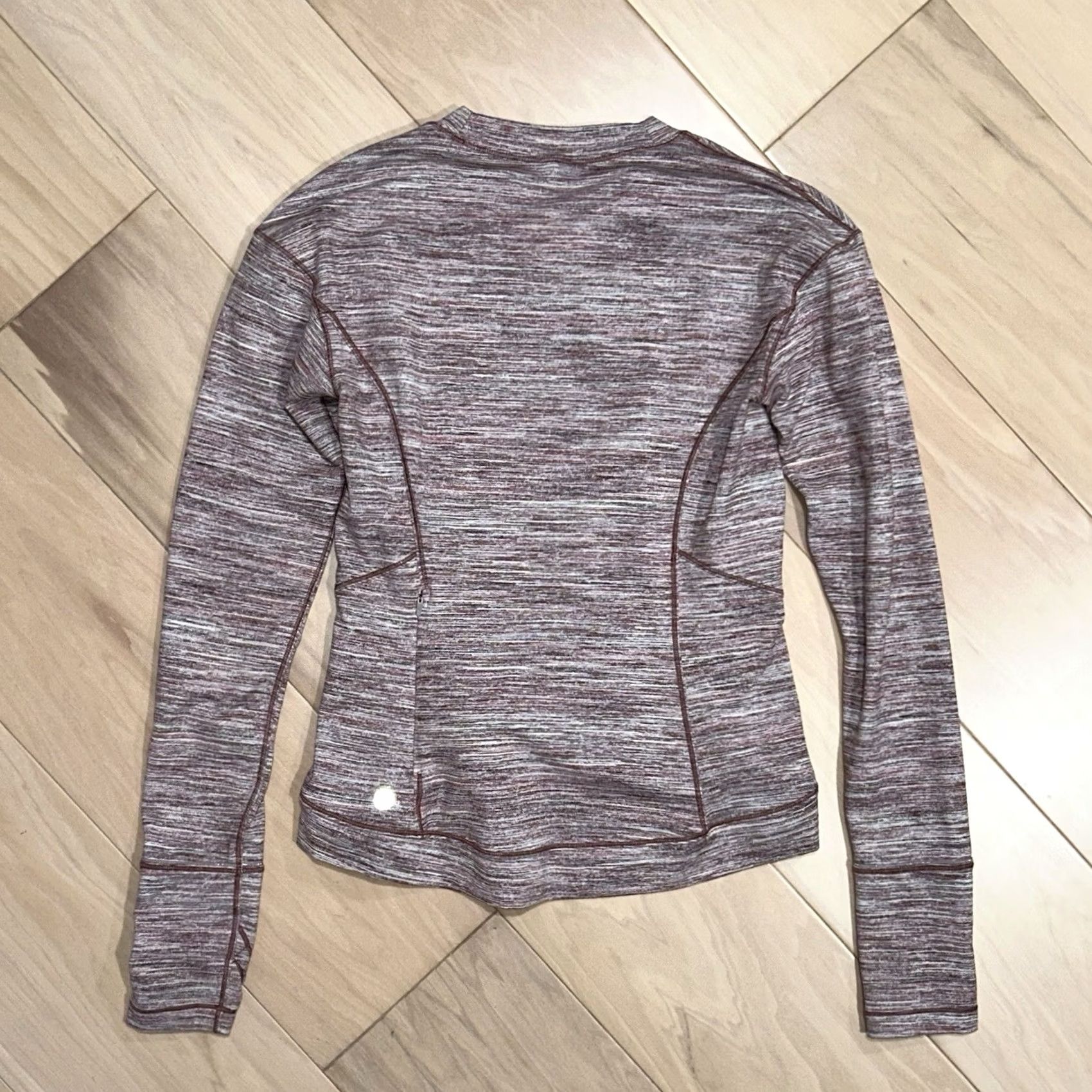 Lululemon VINTAGE Lululemon Close to Crossing Top Long Sleeve Women’s Small Size S / US 4 / IT 40 - 2 Thumbnail