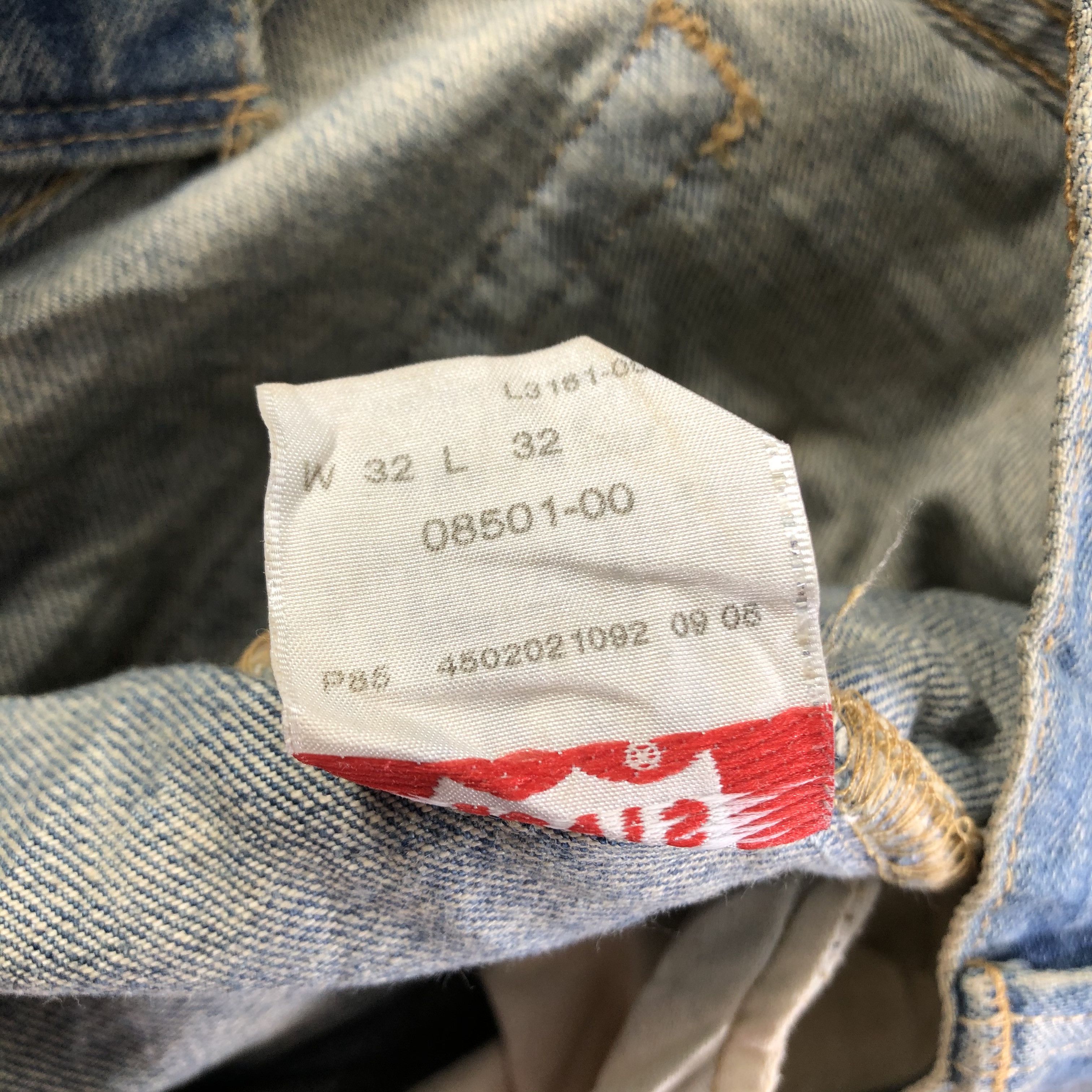 Levi's Vintage Levis 501 Jeans-J4026 Size US 33 - 13 Thumbnail