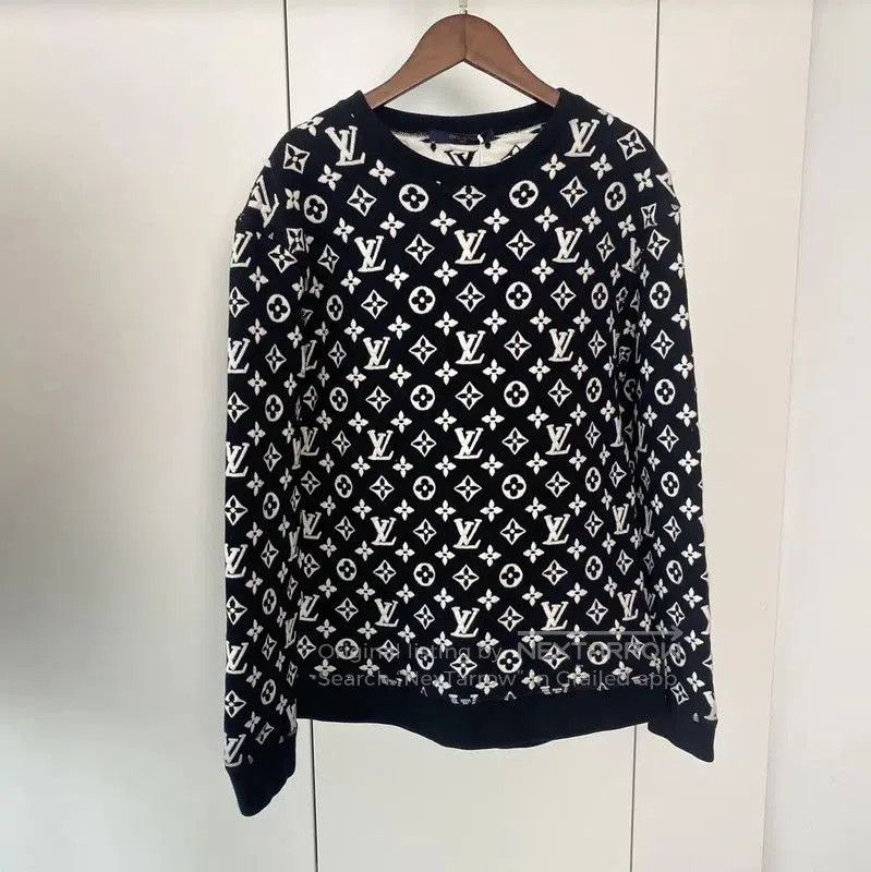 Louis Vuitton Louis Vuitton Black Monogram Long Sleeve Sweatshirt . Size S / US 4 / IT 40 - 1 Thumbnail
