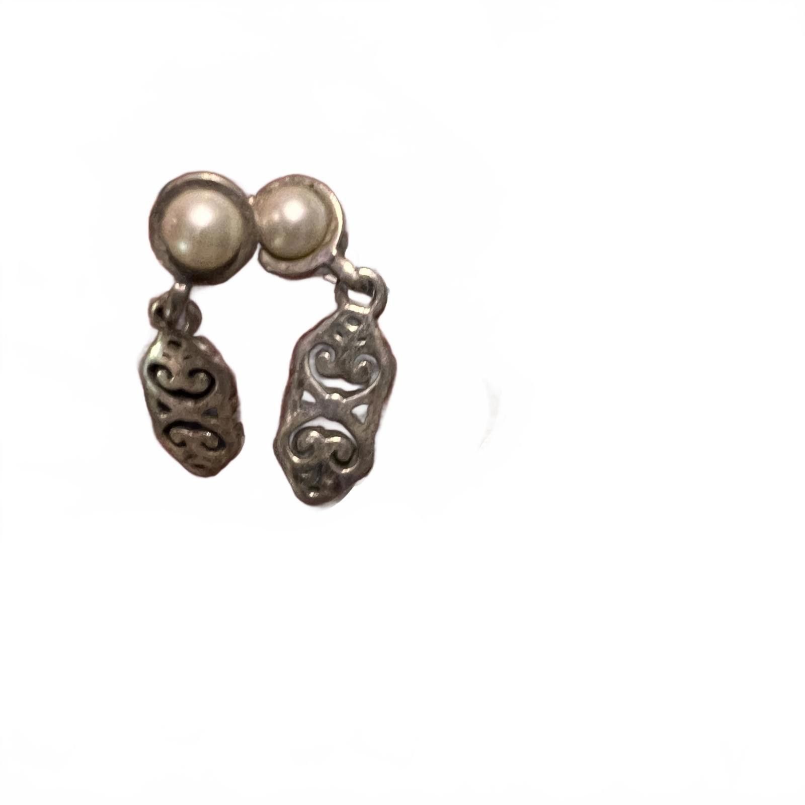 Unknown London Vintage Silver Tone and Faux Pearl Earrings Size ONE SIZE - 1 Thumbnail