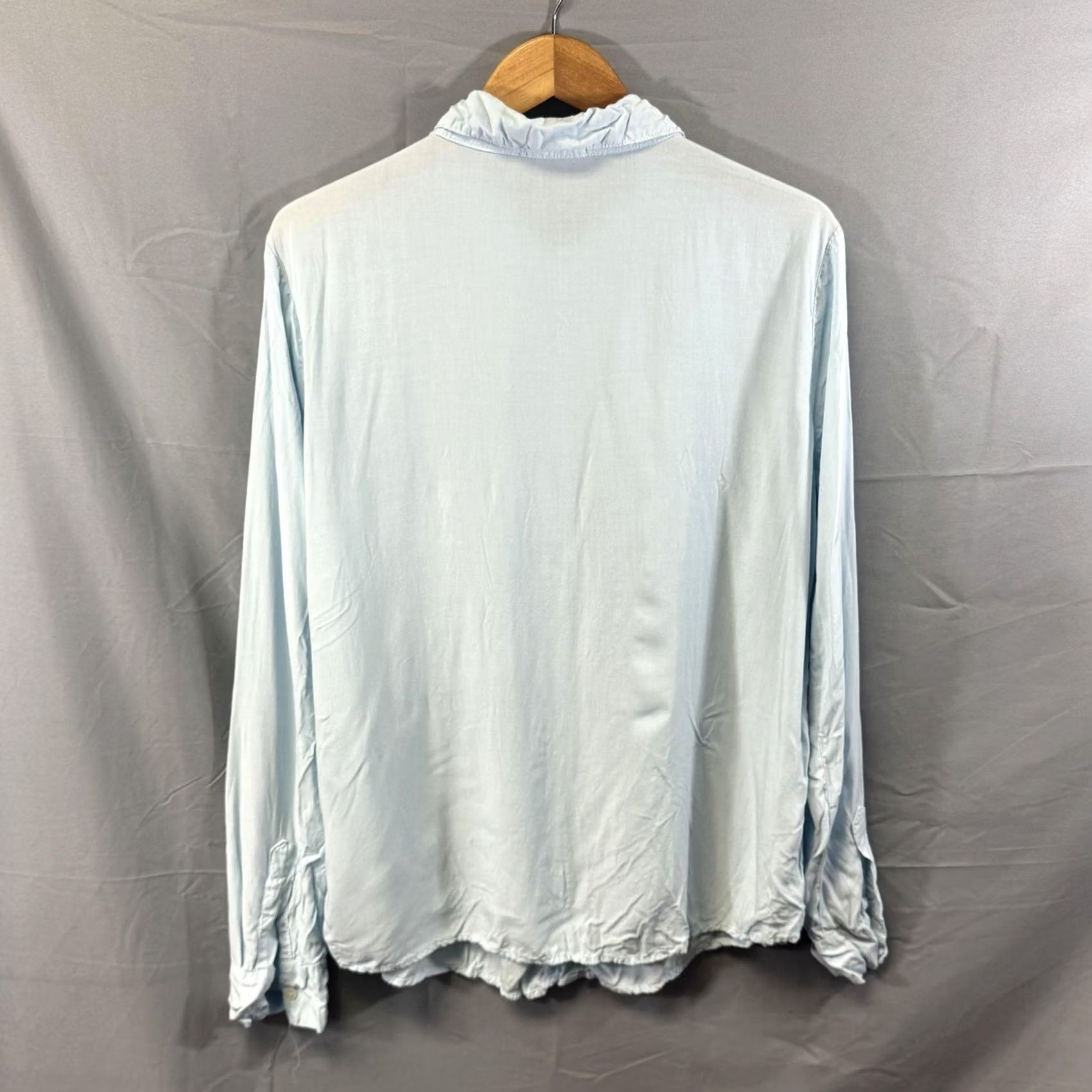 Vintage CP Shades Shirt Women's Large Light Blue 100% Rayon Button Down Casual Made USA Size L / US 10 / IT 46 - 2 Thumbnail