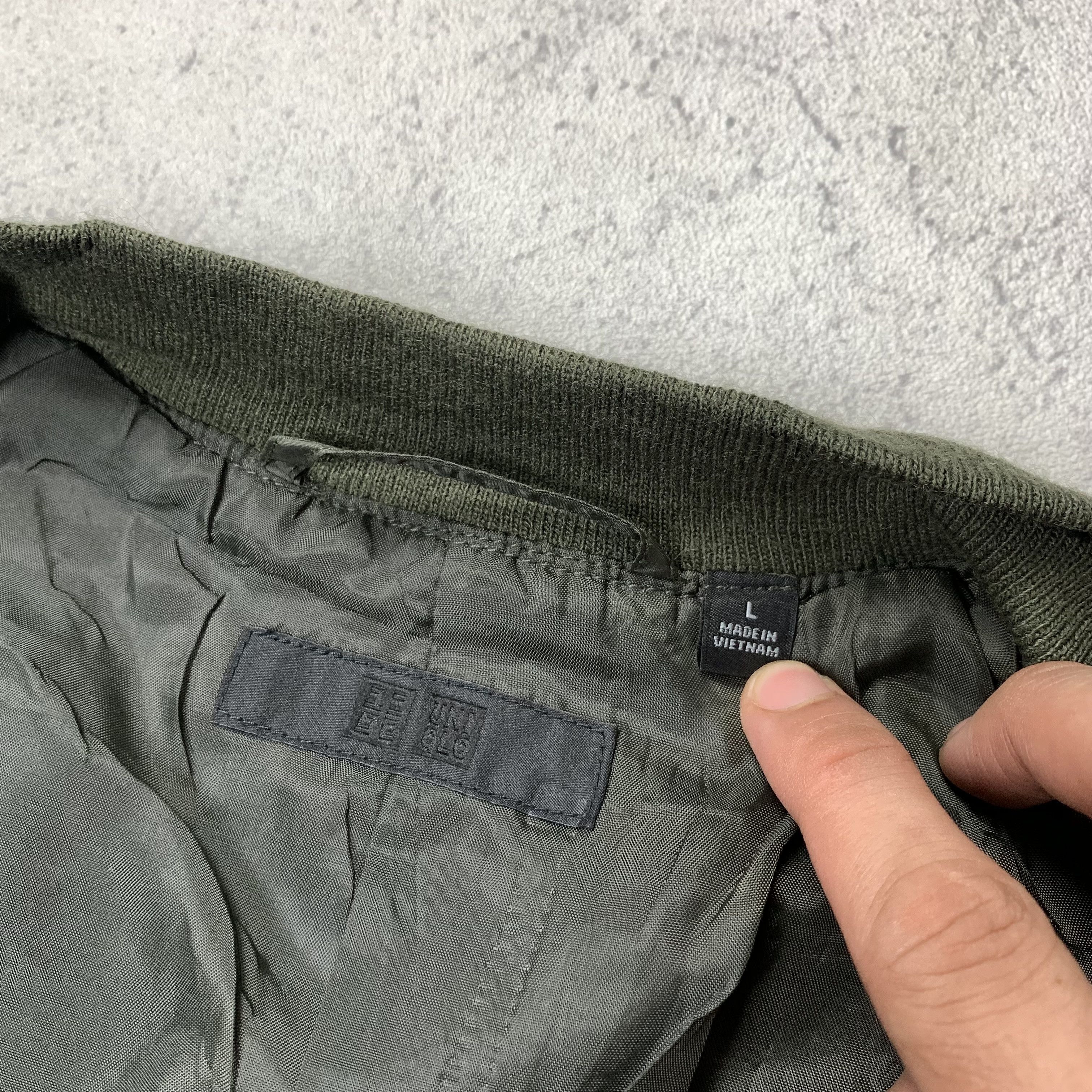 Uniqlo Uniqlo Bomber Jacket Size US M / EU 48-50 / 2 - 4 Thumbnail