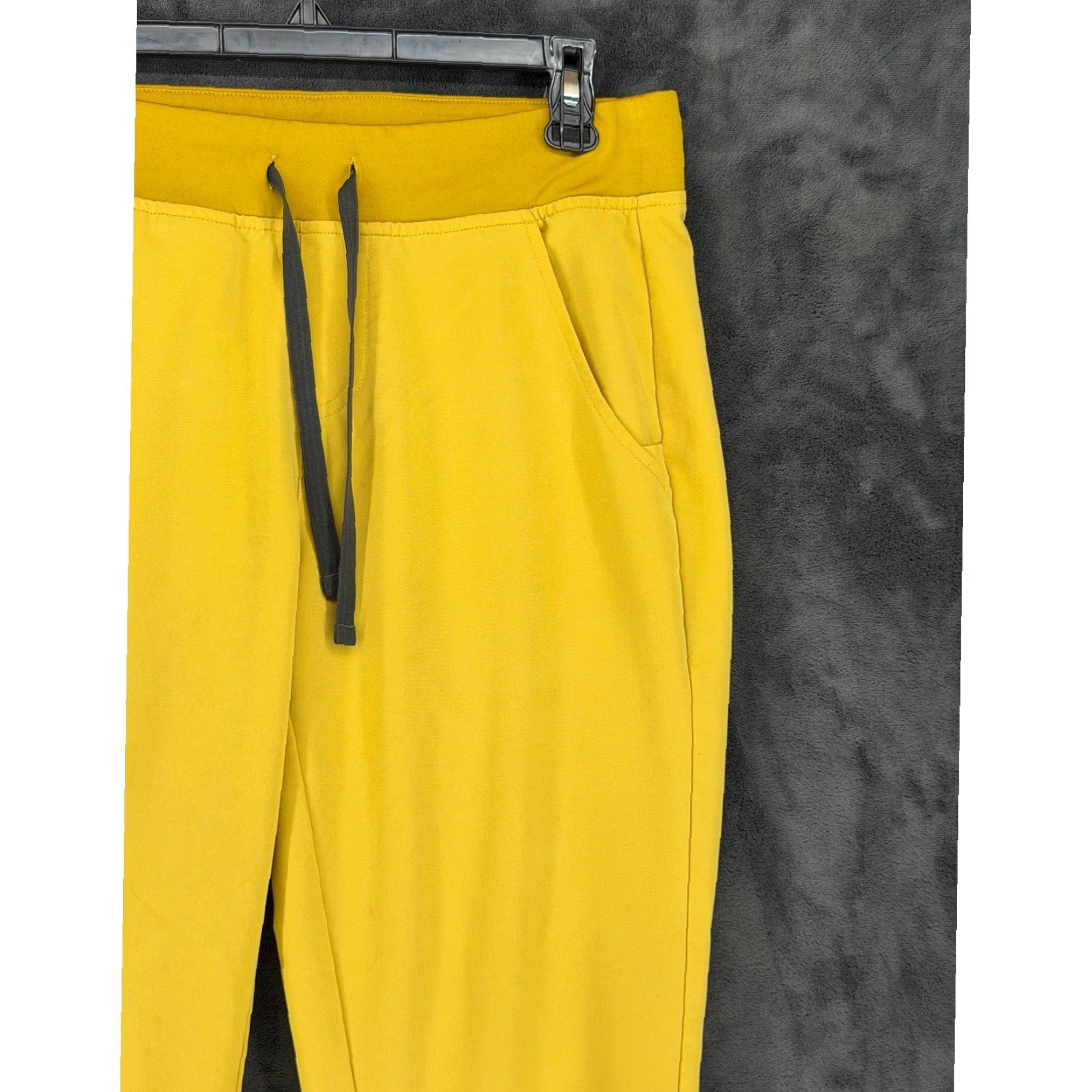 Vintage FIGS Zamor Jogger Scrub Pants Womens Small Yellow Technical Collection W18SW2005 Size 28" / US 6 / IT 42 - 3 Thumbnail