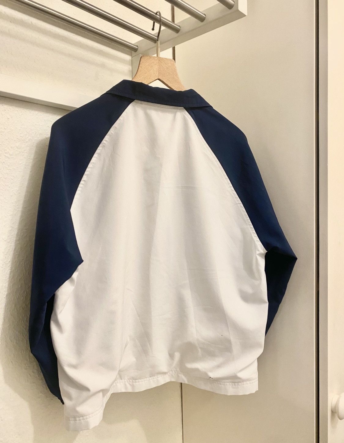 Adidas Adidas Vintage Windbreaker Unisex Jacket M Size M / US 6-8 / IT 42-44 - 4 Thumbnail