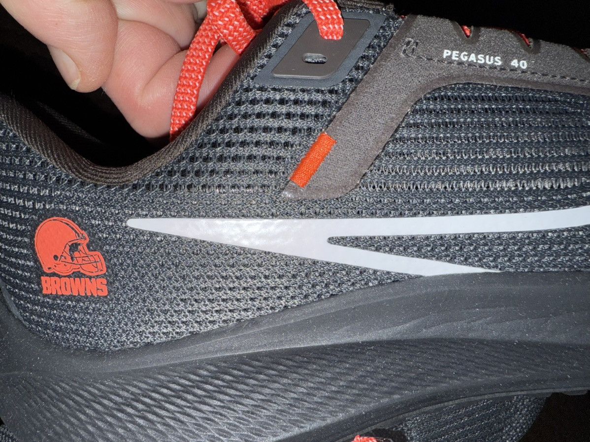 Nike Nike Air Zoom Pegasus 40 NFL “Cleveland Browns” New in Box! Size US 10 / EU 43 - 13 Thumbnail