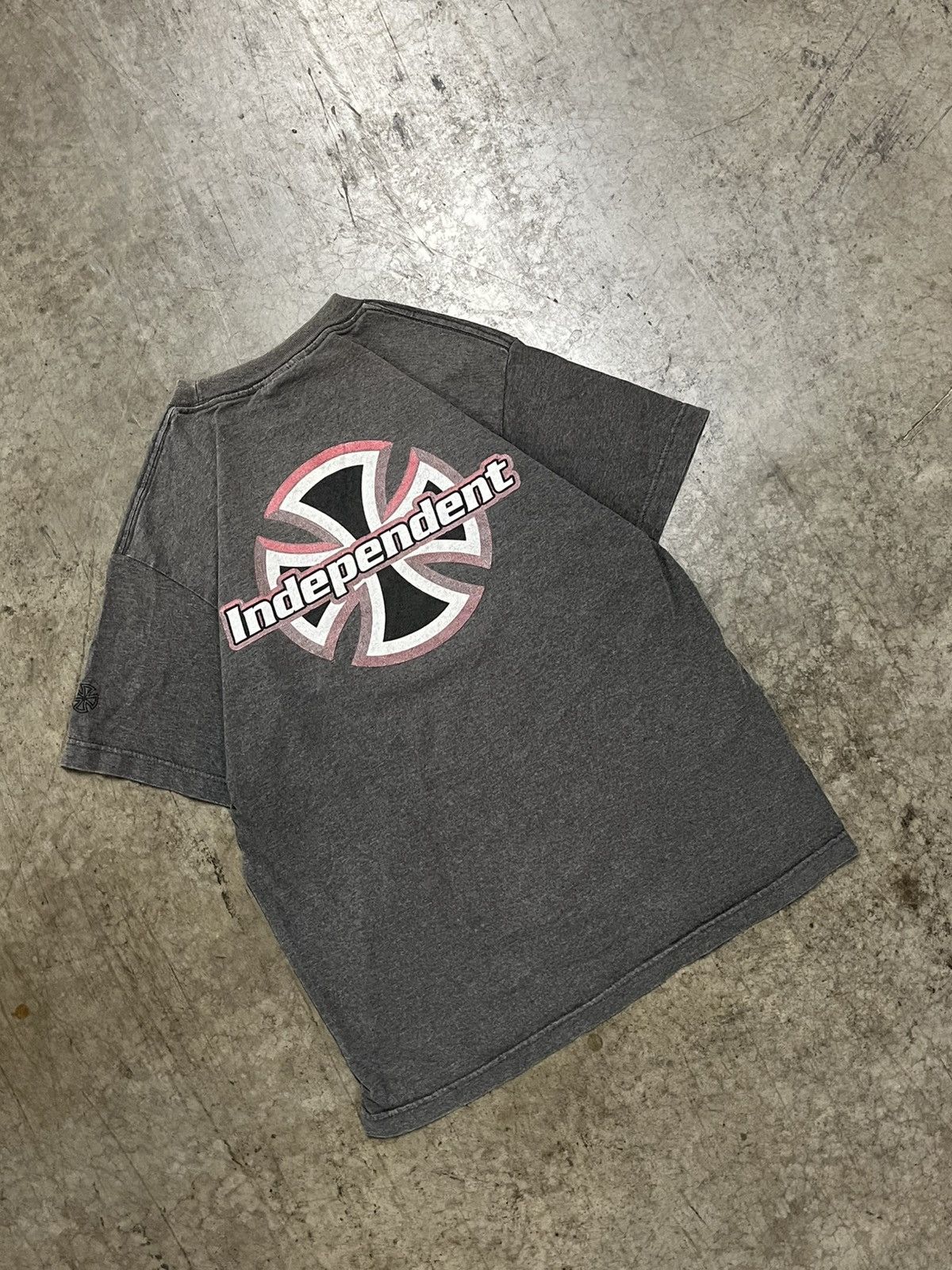 Independent Truck Co. × Vintage Independent truck co y2k tee shirt faded skater streetwear Size US L / EU 52-54 / 3 - 2 Thumbnail