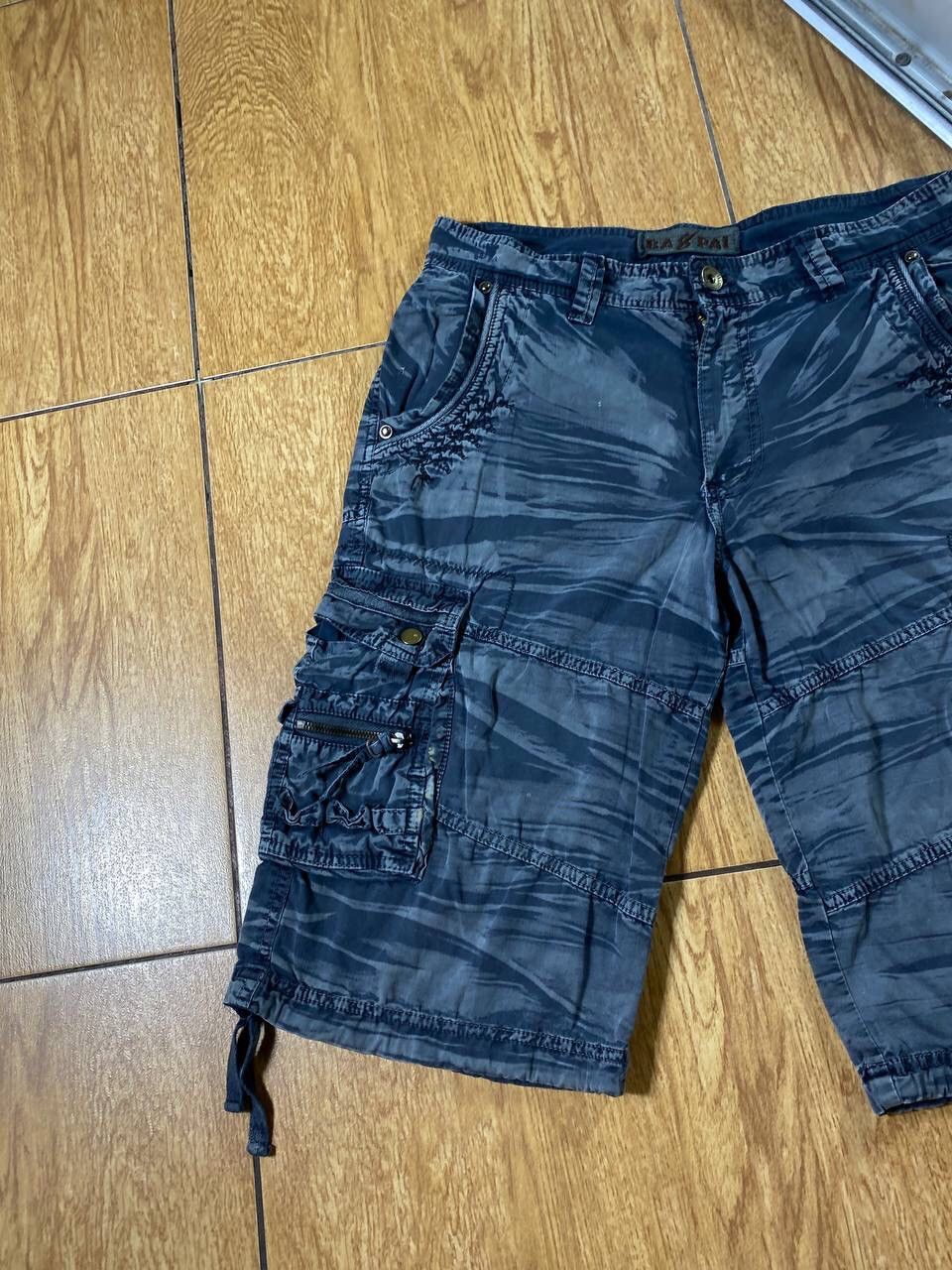 Other Rare CARGO MILITARY CAMO SHORTS 90s Y2K multipocked Size US 32 / EU 48 - 20 Thumbnail