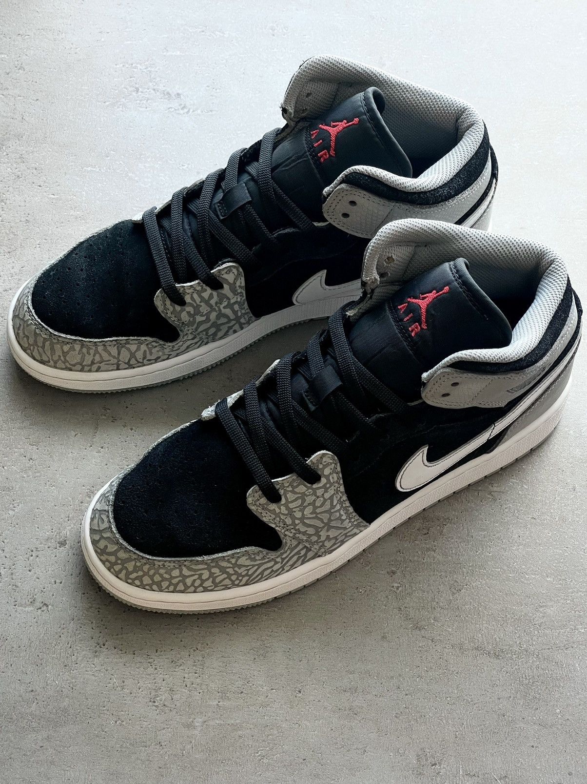 Jordan Brand Nike Air Jordan 1 Mid Elephant Print Sneakers Size 39/24,5cm Size US 6.5 / IT 36.5 - 4 Thumbnail