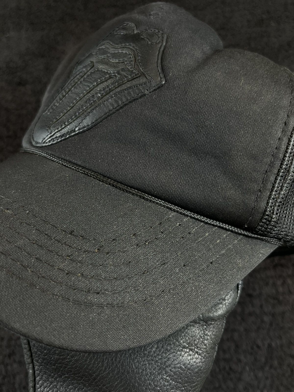 Chrome Hearts × The Rolling Stones Chrome Hearts Rolling Stones Tongue Patch Trucker Hat Size ONE SIZE - 11 Thumbnail