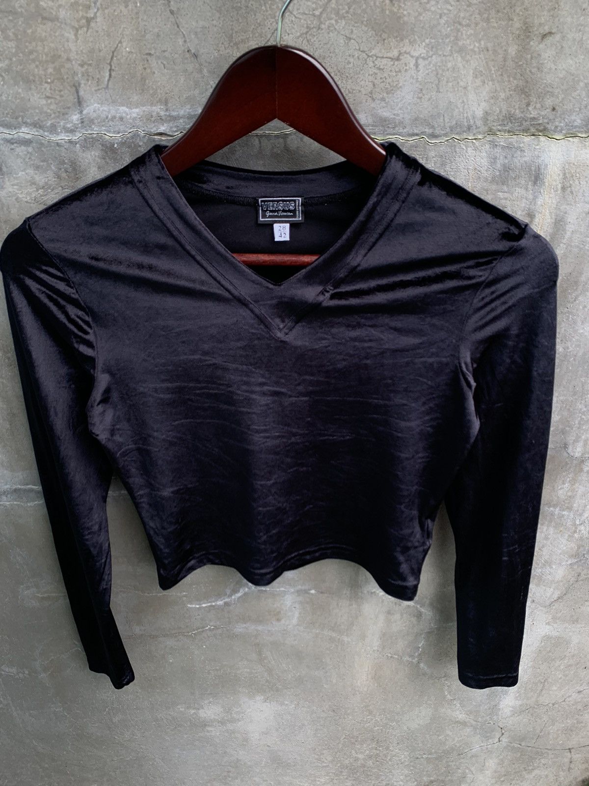 Versace Cropped V-neck Velvet Sweater Size XL / US 12-14 / IT 48-50 - 4 Thumbnail