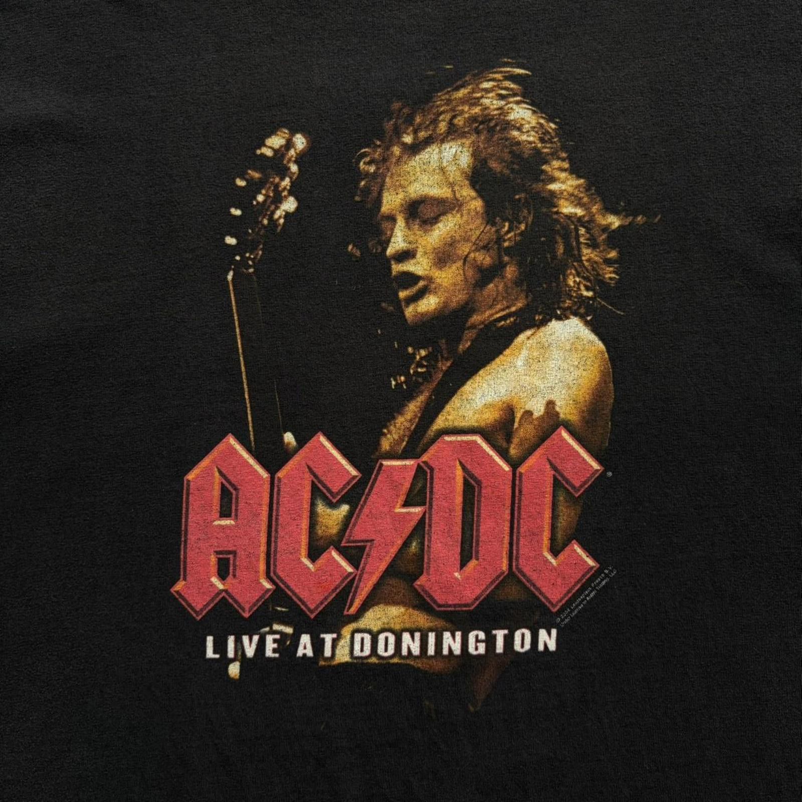 AAA Vintage 2004 AC/DC Live At Donington Rock T-Shirt Size US XL / EU 56 / 4 - 4 Thumbnail