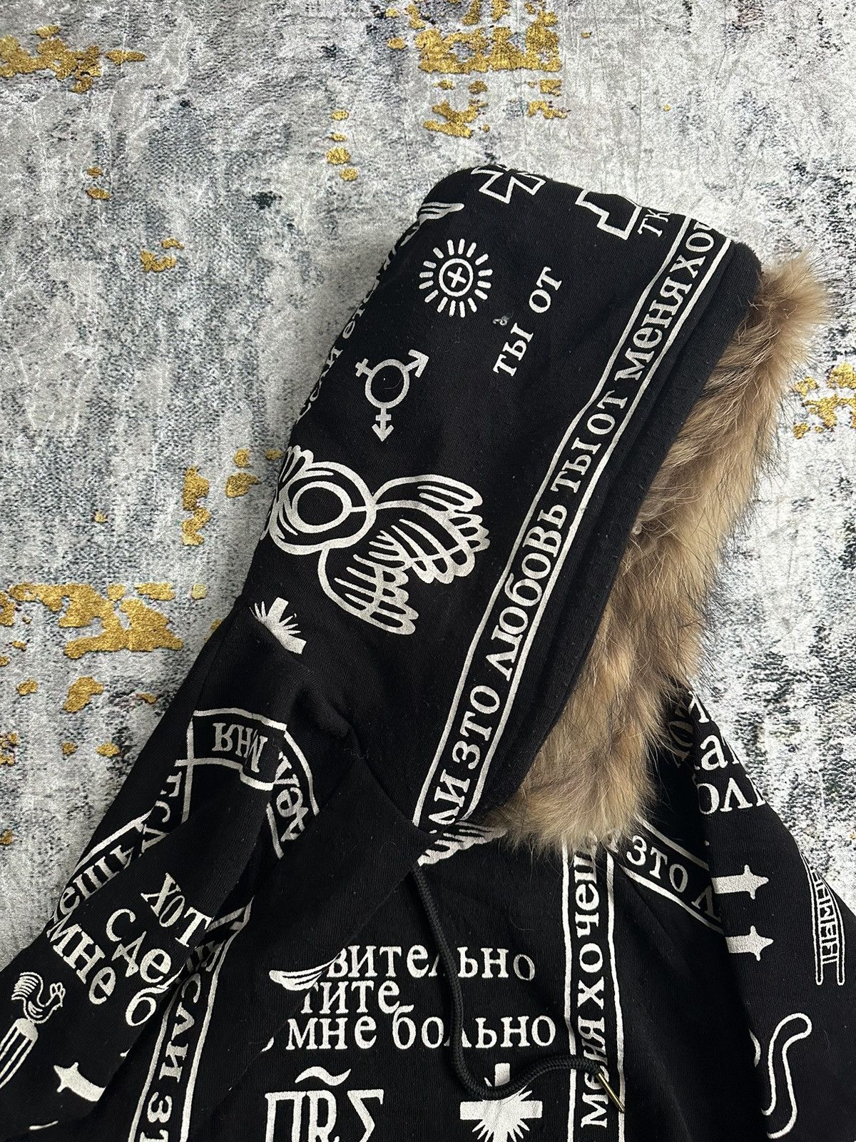 Japanese Brand × Vintage UNKNOWN BRAND DISTRESSED FUR HOODIE ANCIENT SYMBOL LGB STYLE Size US M / EU 48-50 / 2 - 6 Thumbnail
