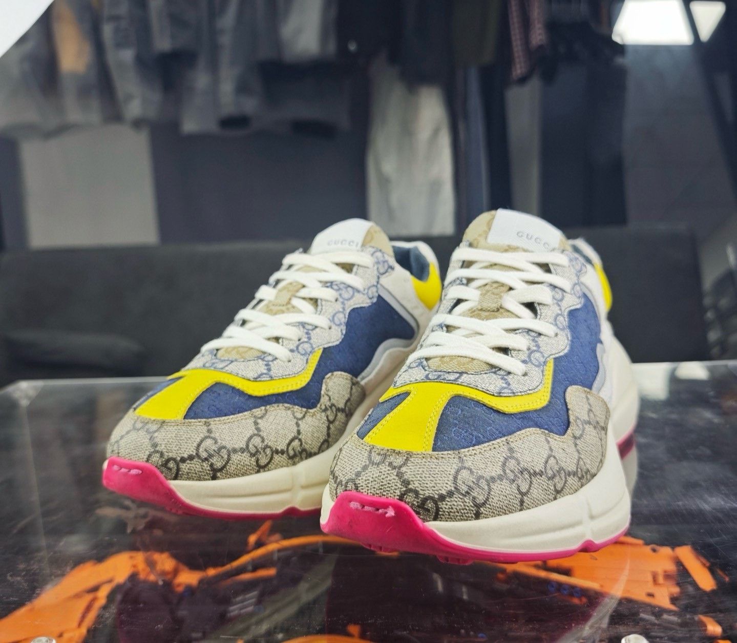 Gucci Gucci Retro Printed Lowtop Sneakers 9 Men Size US 9 / EU 42 - 1 Thumbnail