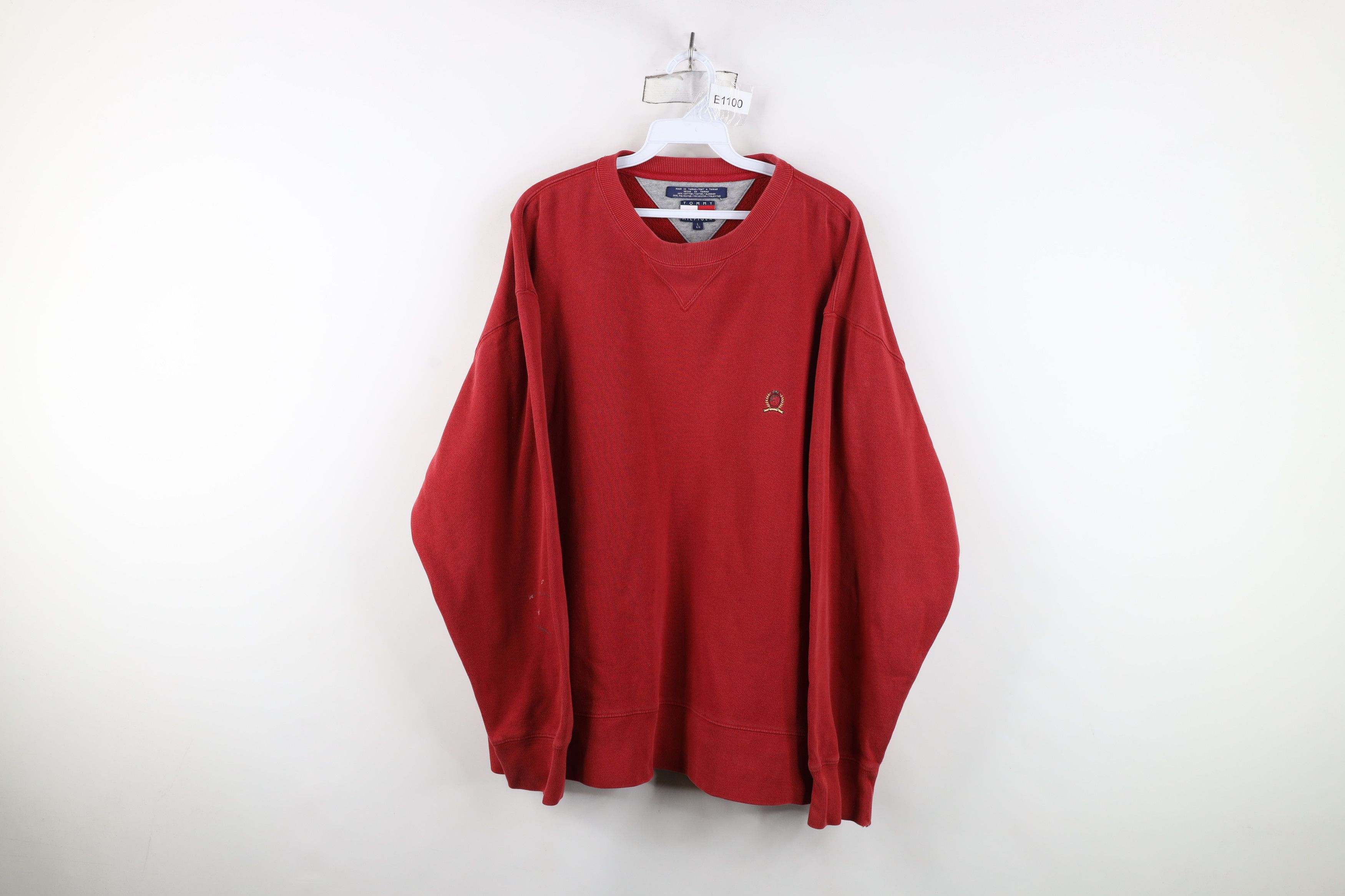 Tommy Hilfiger Vintage 90s Tommy Hilfiger Crest Crewneck Sweatshirt Red Size US L / EU 52-54 / 3 - 1 Thumbnail