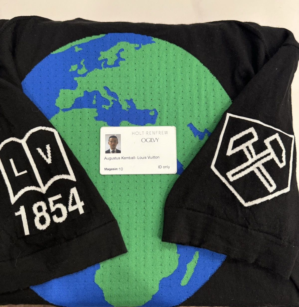 Louis Vuitton Louis Vuitton Jacauard Barcode Earth T-shirt Size US S / EU 44-46 / 1 - 3 Thumbnail