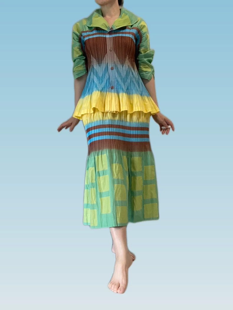 Issey Miyake Issey Miyake Green pleated top Size M / US 6-8 / IT 42-44 - 1 Thumbnail