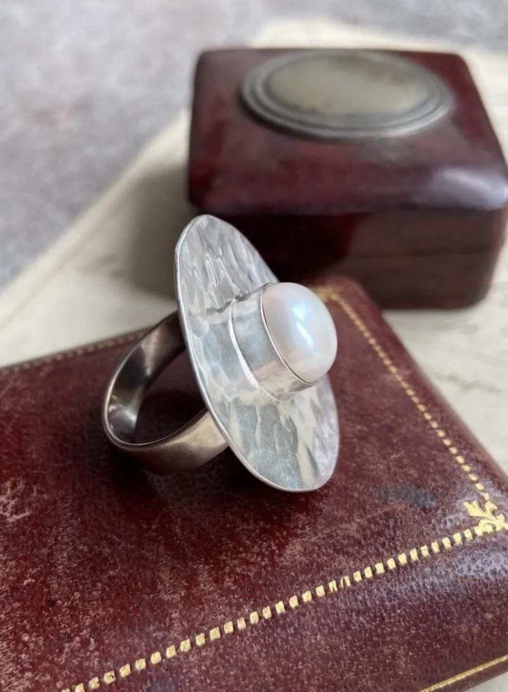 Sterling Silver Vintage Jewelry Ring Sterling Silver Mother of Pearl Size 8 Size ONE SIZE - 2 Thumbnail