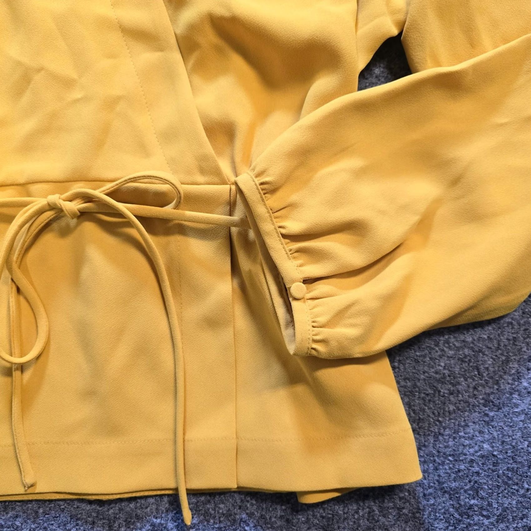 J.Crew J.CREW Blouse Shirt Womens 12 Yellow Faux Wrap Deep V Long Sleeve Belted Fitted Shirt Size XL / US 12-14 / IT 48-50 - 3 Thumbnail