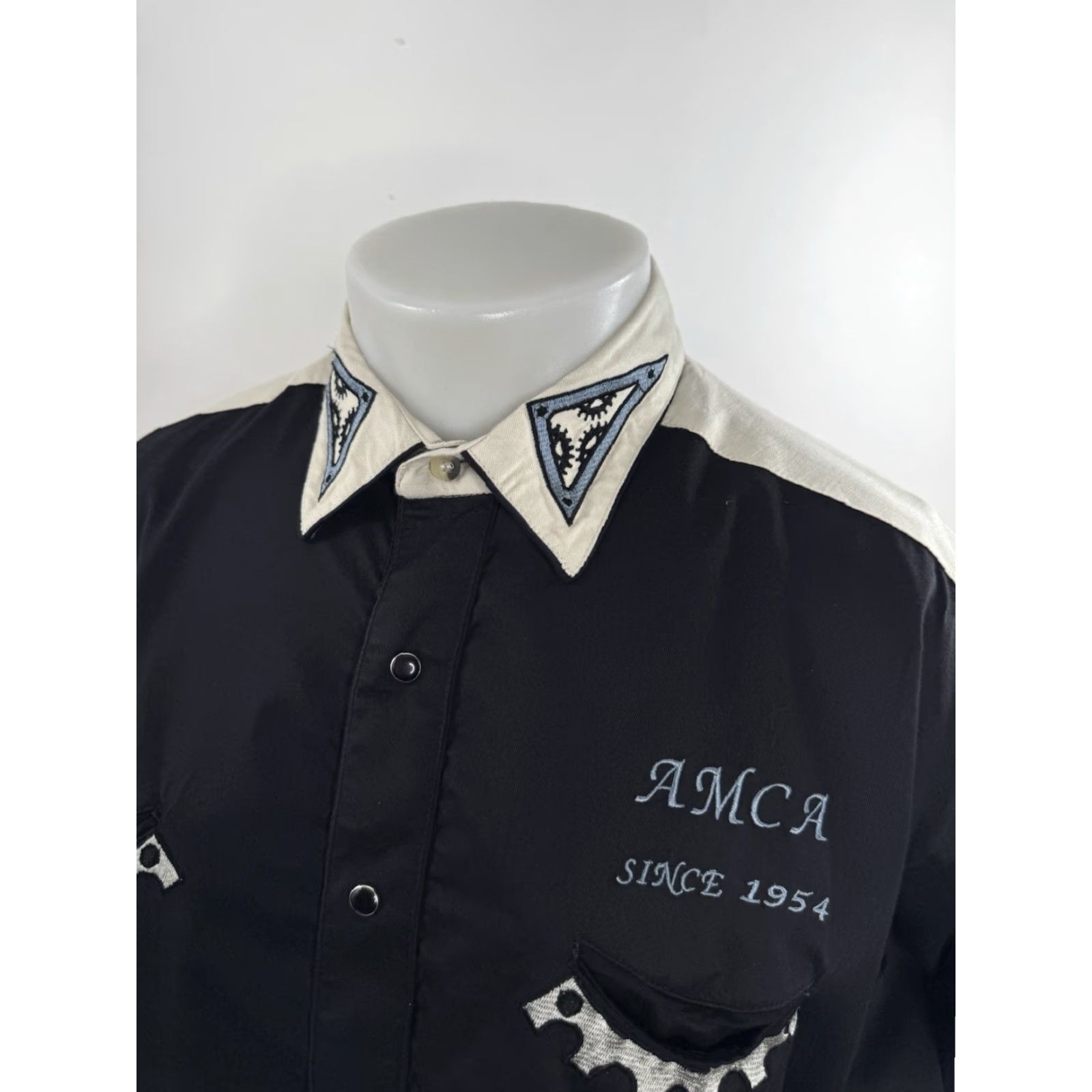 Rockmount Ranch Wear ANTIQUe? ANTIQUE MOTORCYCLE CLUB of AMERICA AMCA Rockmount Ranch XL Embroidered Shirt Size US XL / EU 56 / 4 - 4 Thumbnail